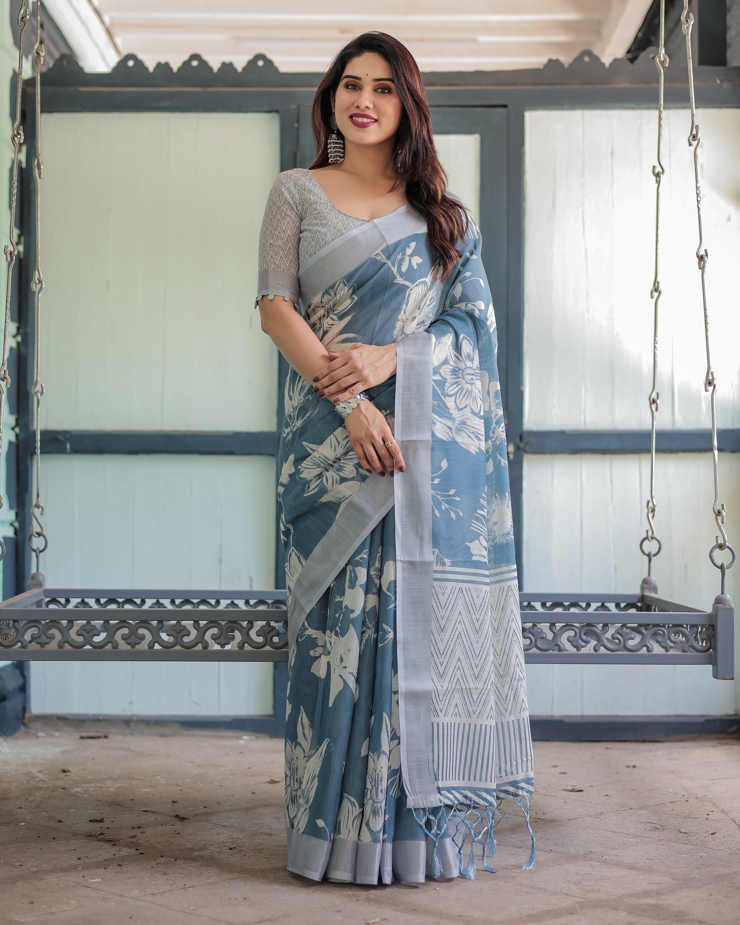Premium Pure Linen – Light Weight & Breathable Saree In A Dreamy Blue Shade
