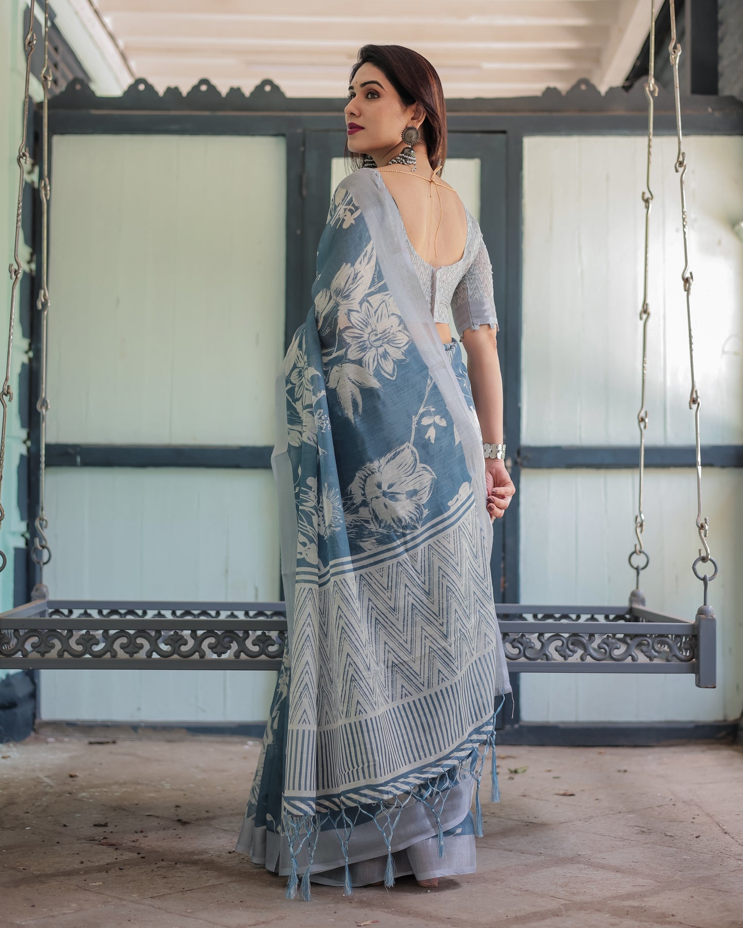 Premium Pure Linen – Light Weight & Breathable Saree In A Dreamy Blue Shade