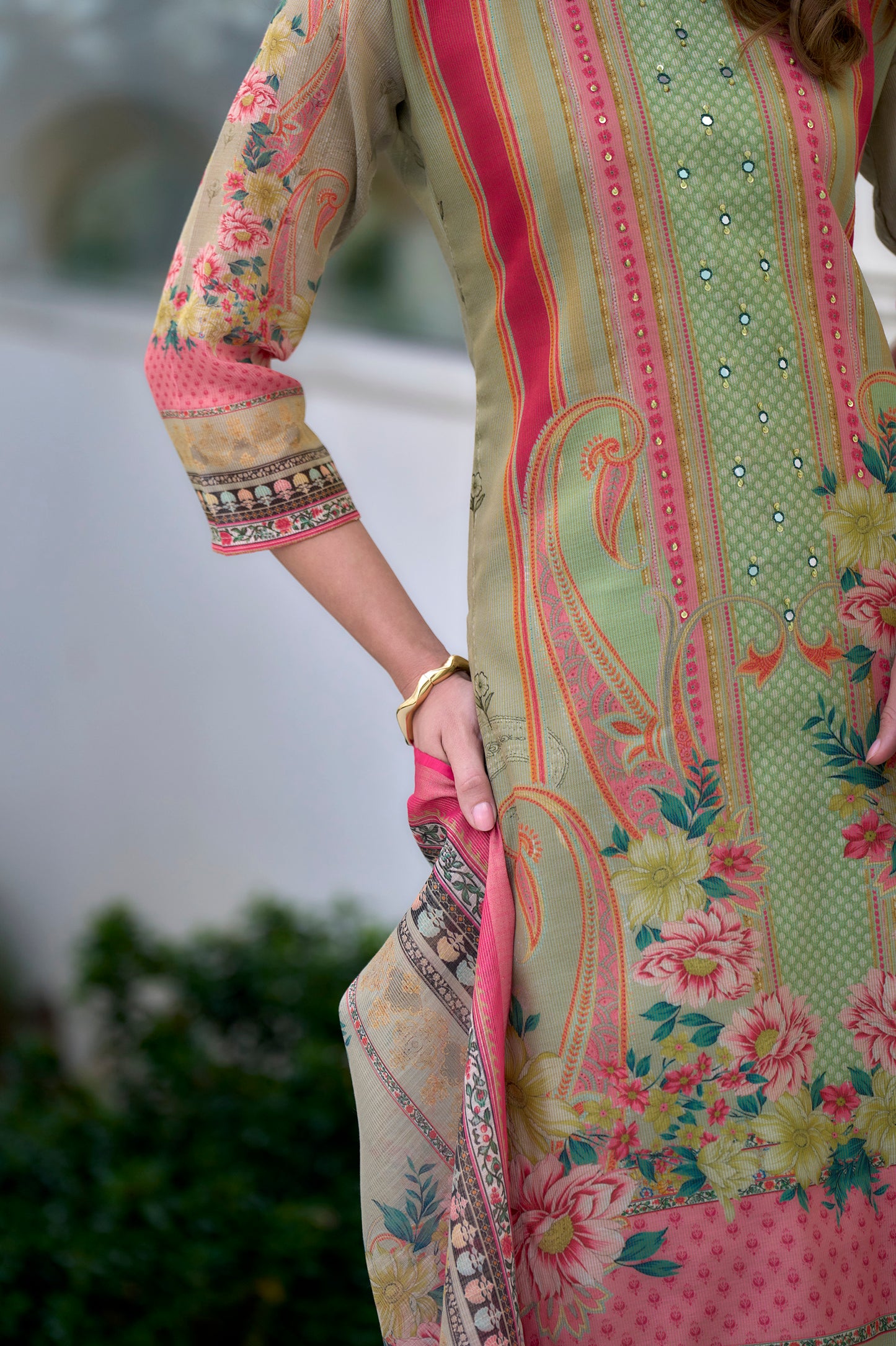 Elegant Pista Green Silk Blend Kurta Set with Embroidered Dupatta