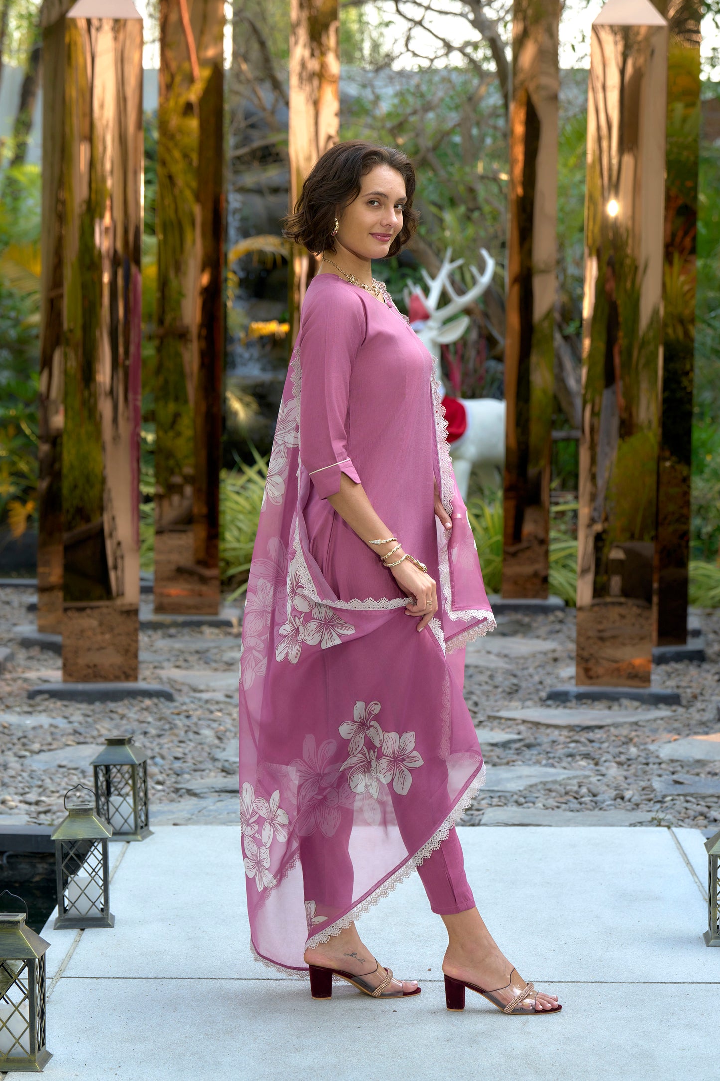 Pink Vatican Kurta Set with Embroidered Neckline and Organza Dupatta