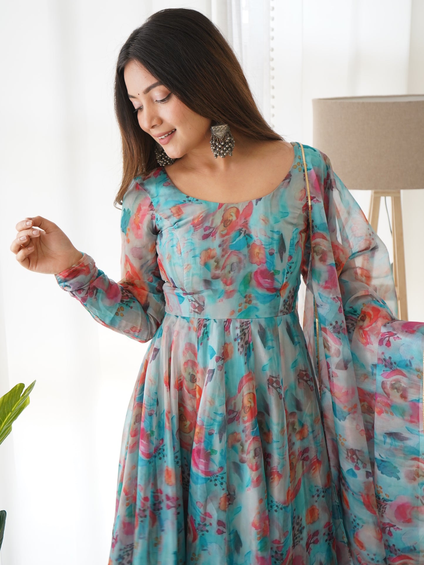Multicolor Digital Print Organza Silk Kurta Set By Stylish Ethnic