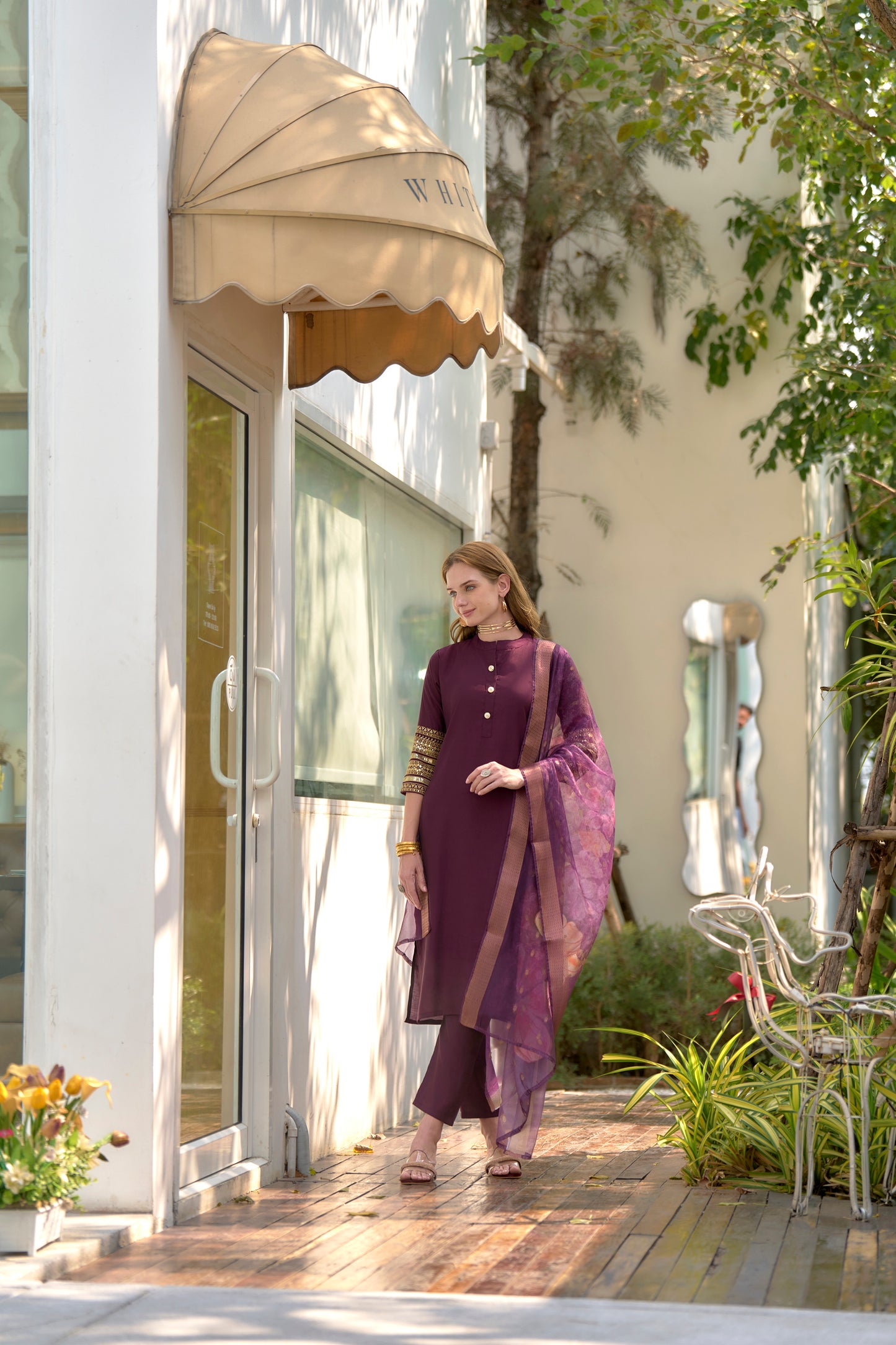 Dark-Wine Roman Fabric Kurta Set with Organza Jacquard Dupatta