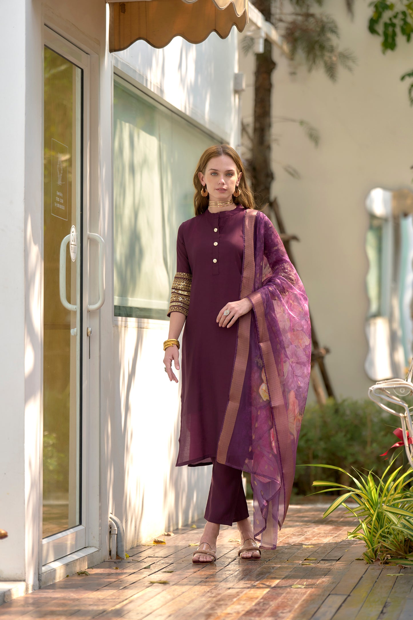 Dark-Wine Roman Fabric Kurta Set with Organza Jacquard Dupatta