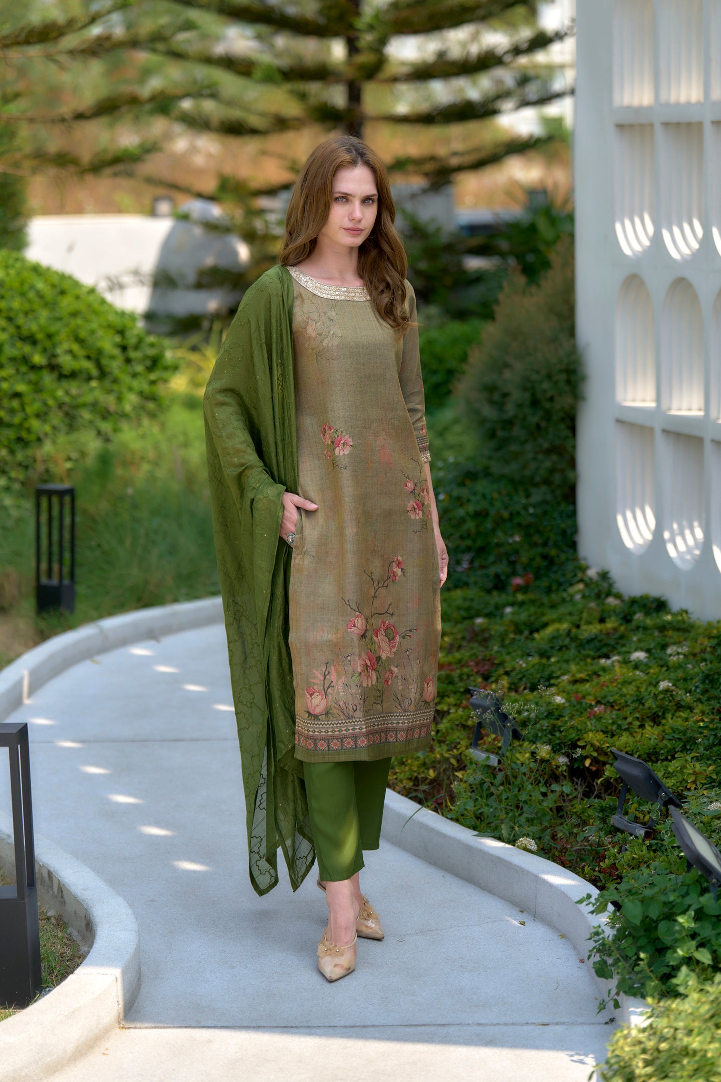 Moss Green Tissue Kurta Set with Embroidered Viscose Dupatta