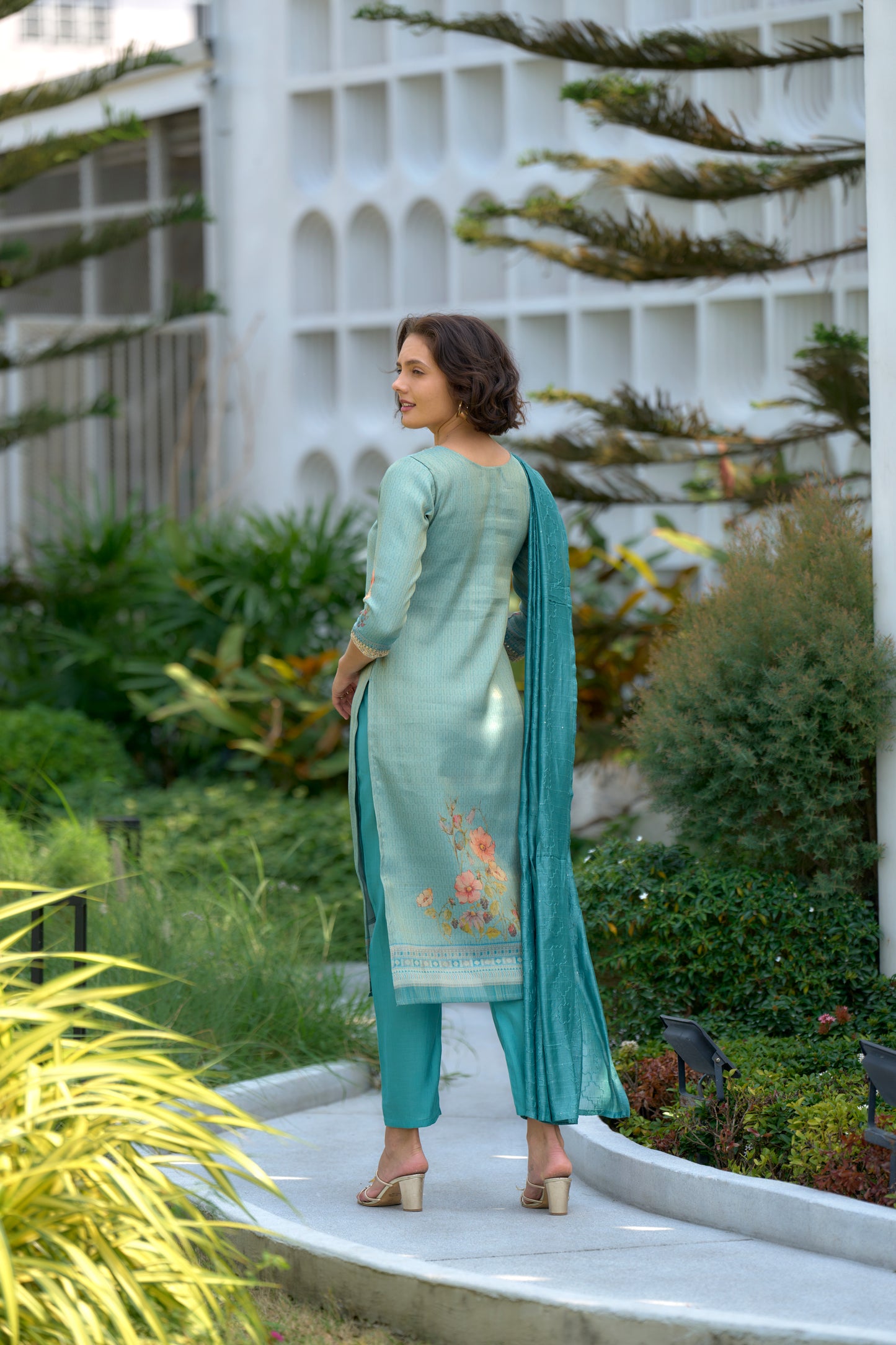 Sea Green Tissue Floral Embroidered Kurta Set with Viscose Dupatta & Pant