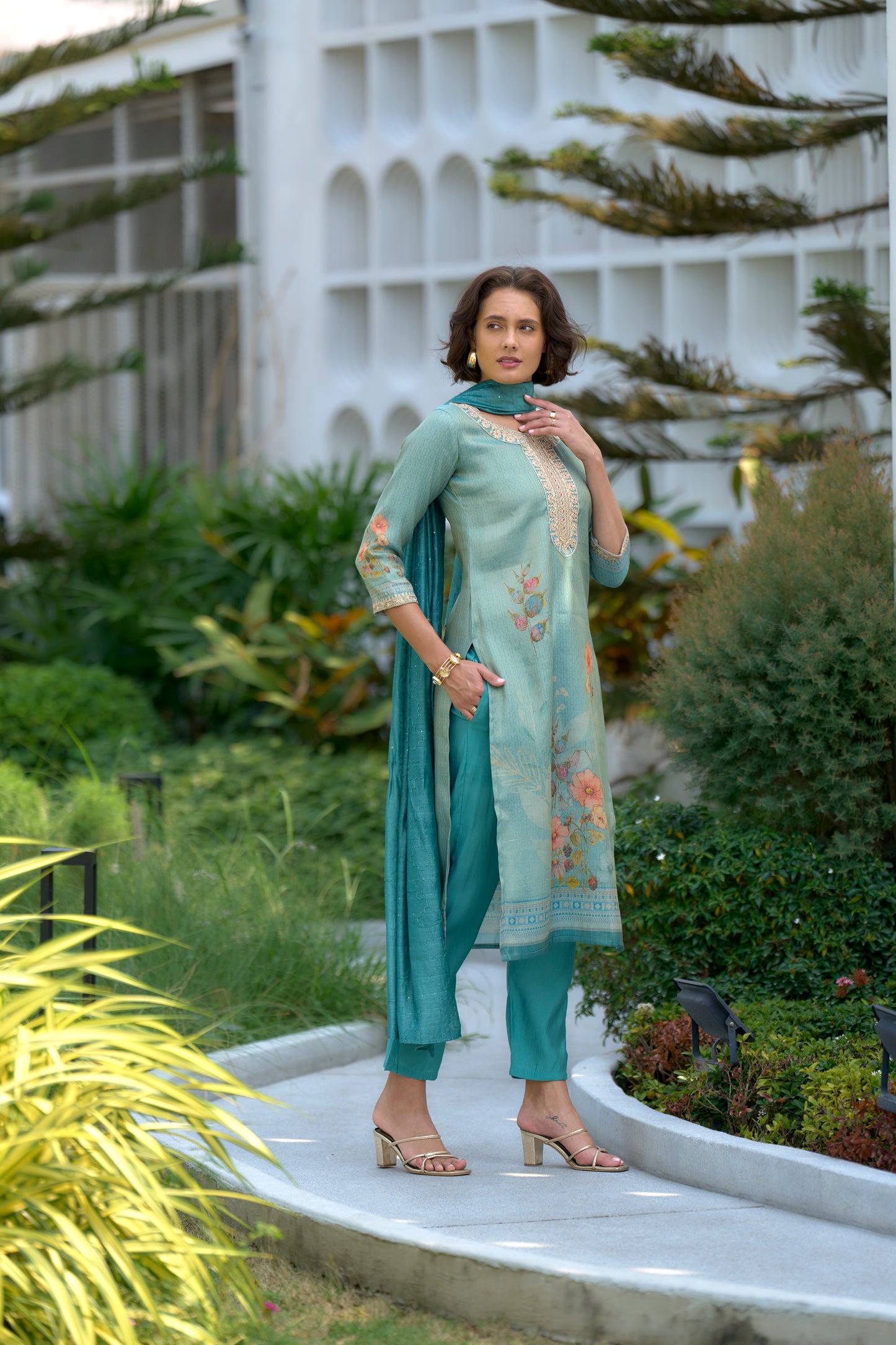 Sea Green Tissue Floral Embroidered Kurta Set with Viscose Dupatta & Pant