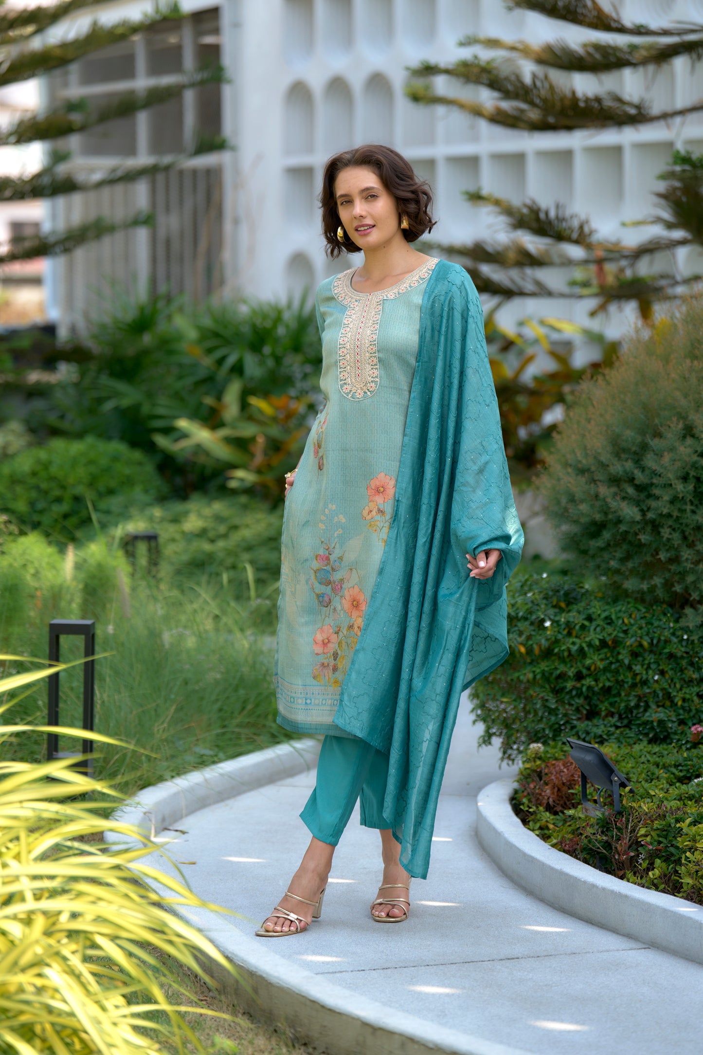 Sea Green Tissue Floral Embroidered Kurta Set with Viscose Dupatta & Pant