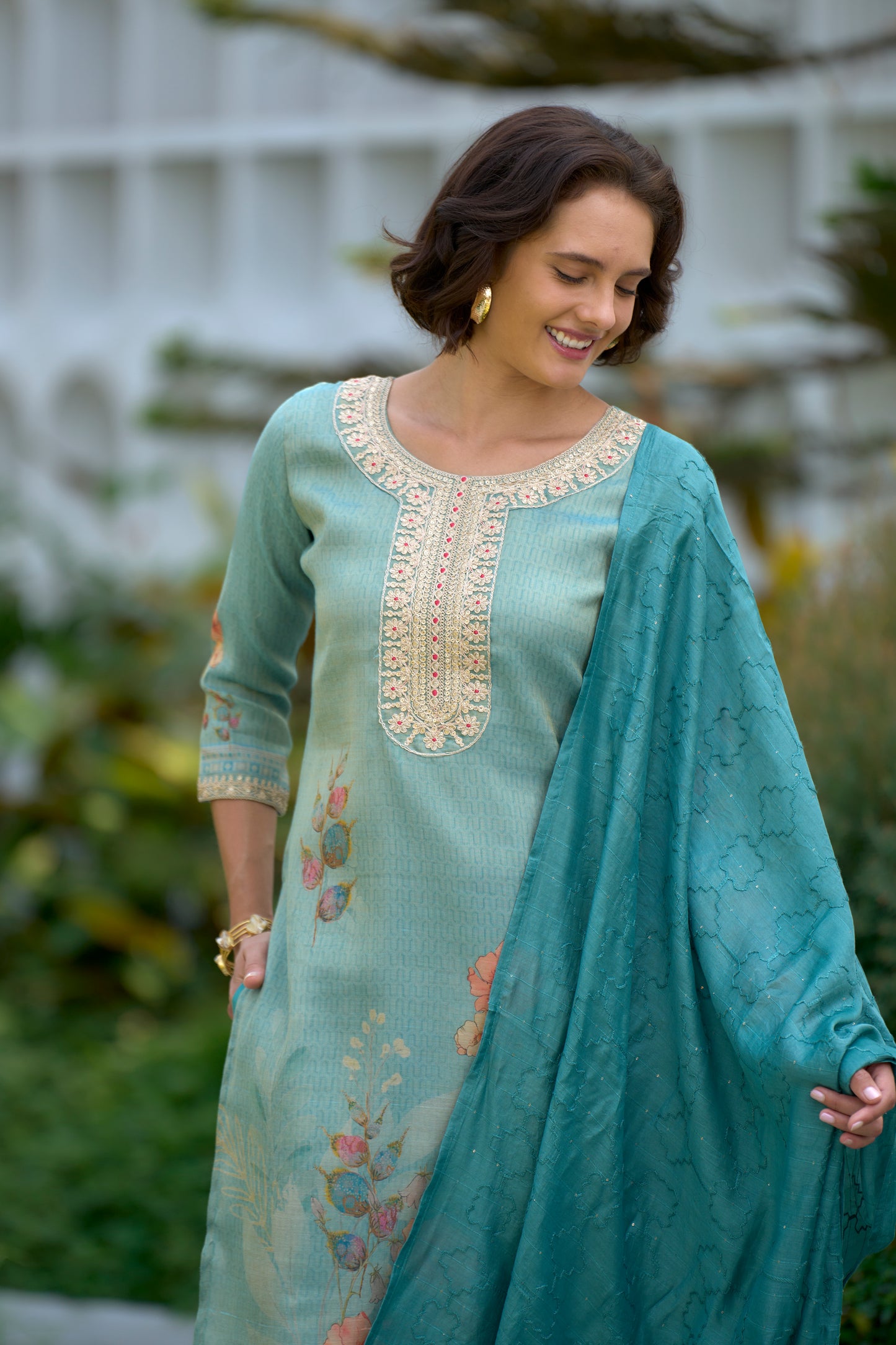 Sea Green Tissue Floral Embroidered Kurta Set with Viscose Dupatta & Pant