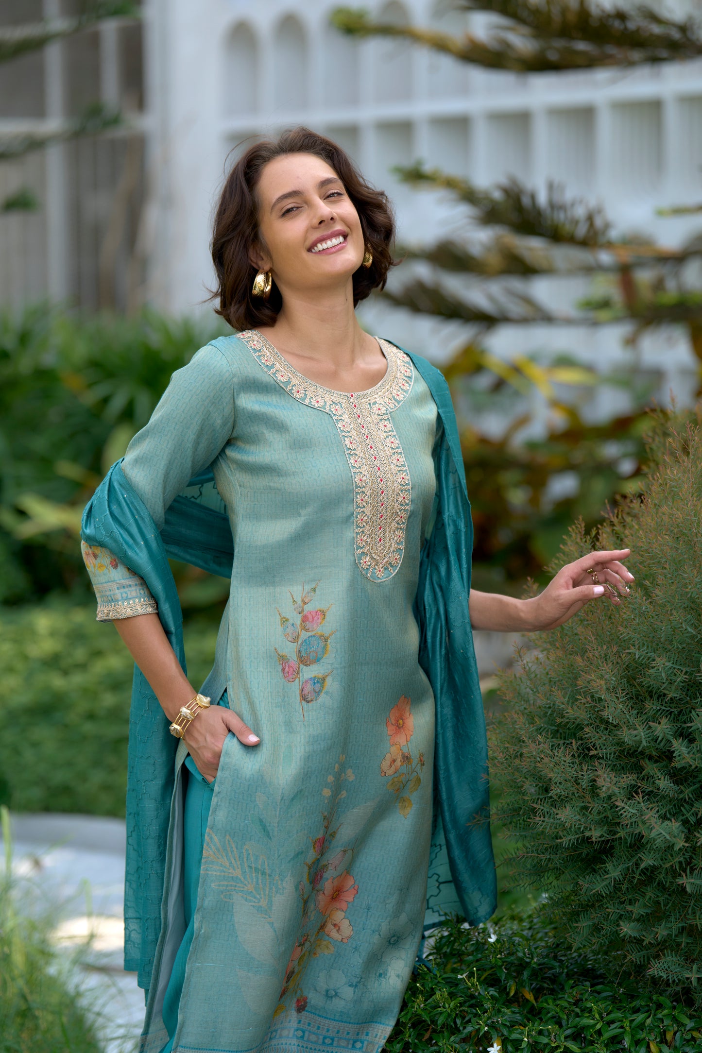 Sea Green Tissue Floral Embroidered Kurta Set with Viscose Dupatta & Pant