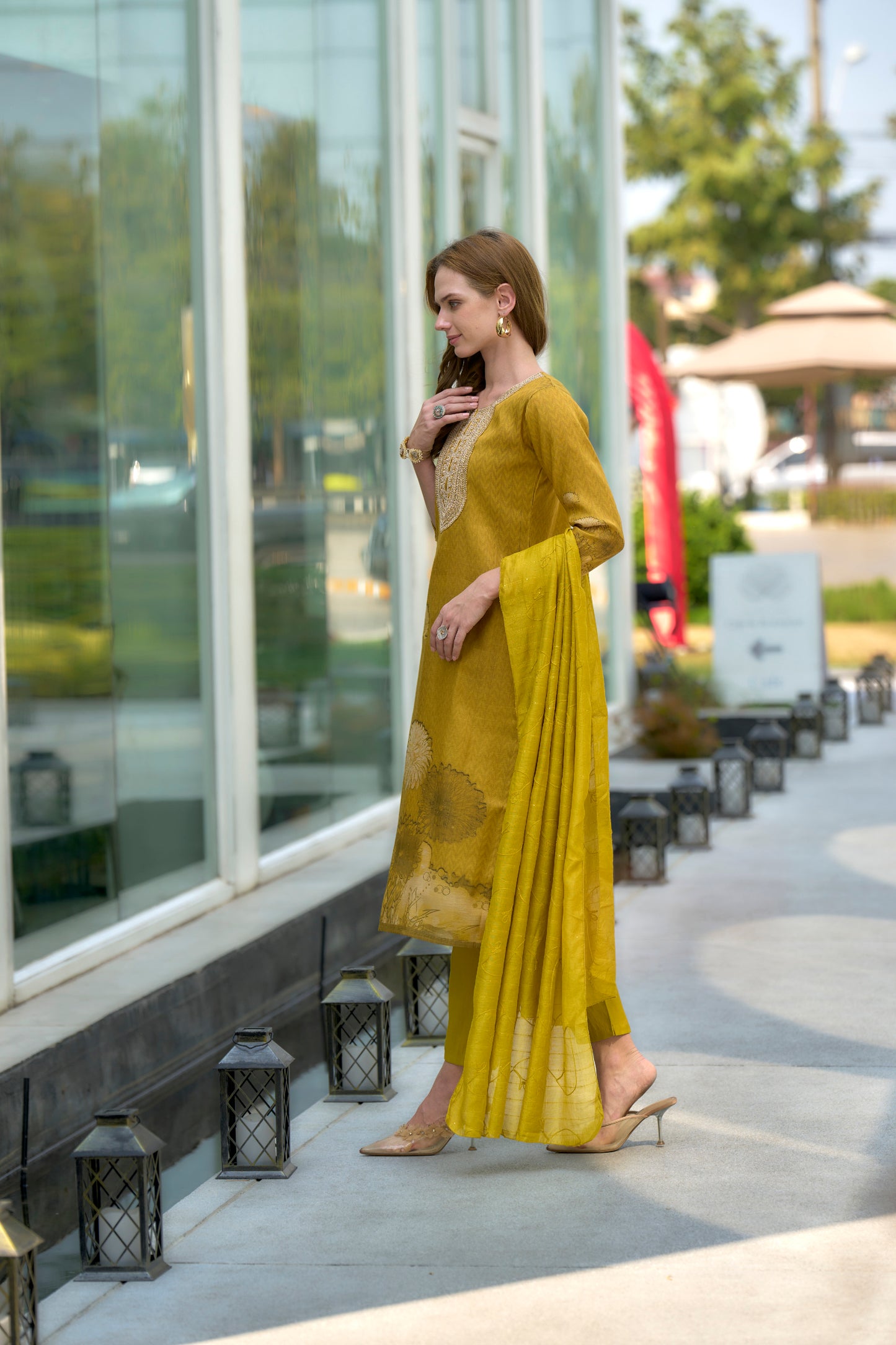 Mustard Yellow Tissue Kurta Set with Embroidered Viscose Dupatta