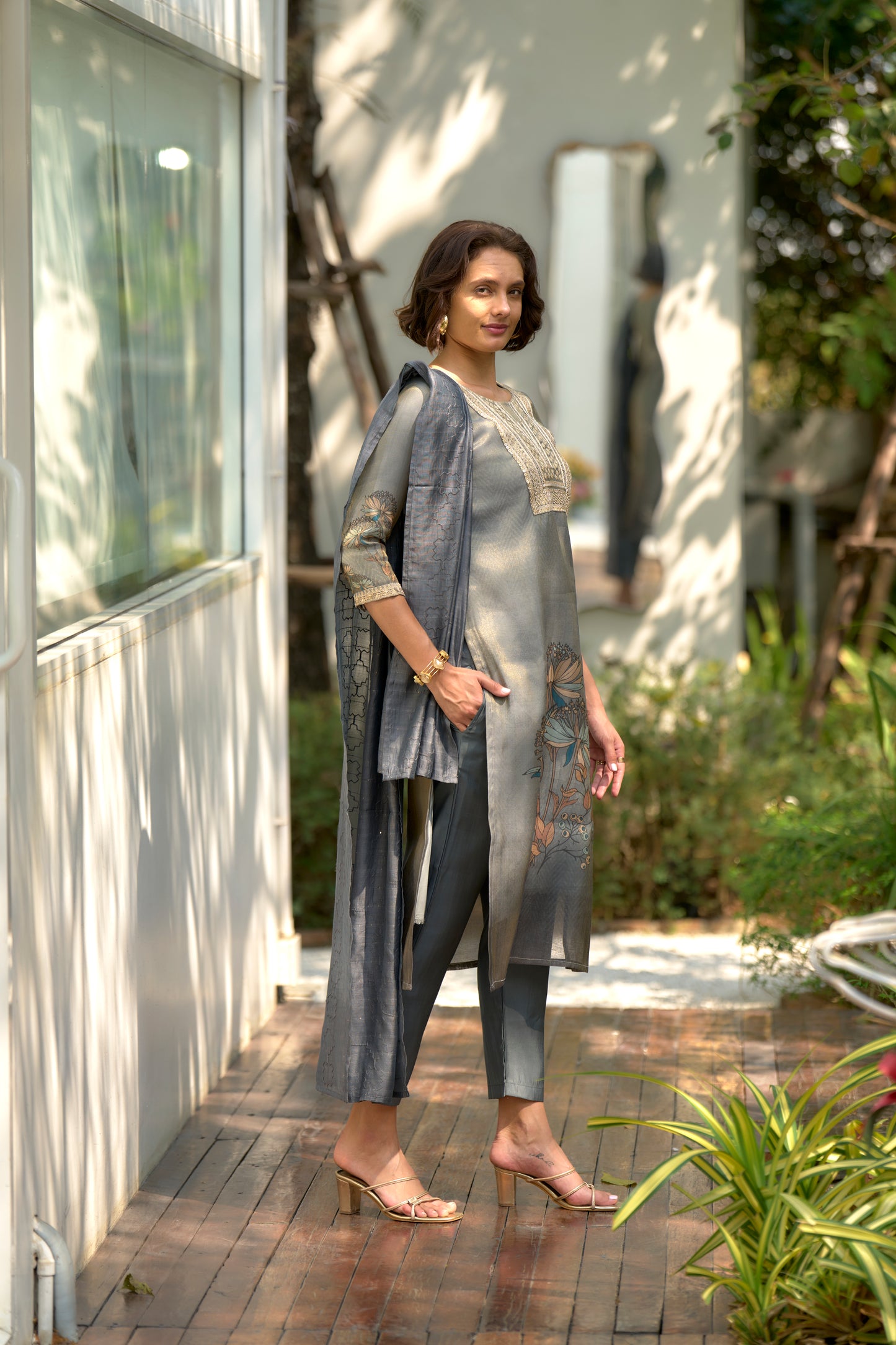 Grey Tissue Floral Embroidered Kurta Set with Viscose Dupatta & Pant