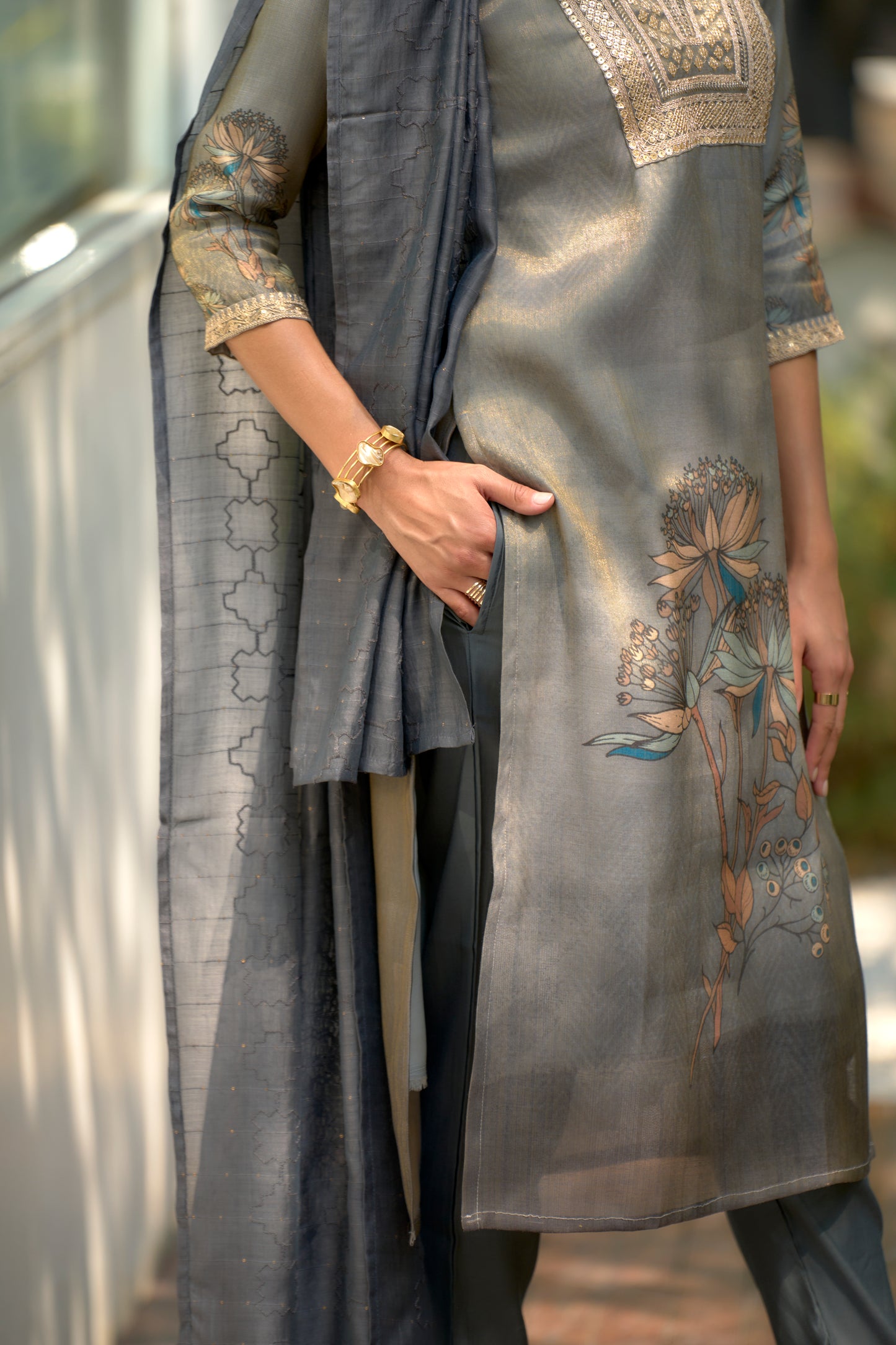 Grey Tissue Floral Embroidered Kurta Set with Viscose Dupatta & Pant
