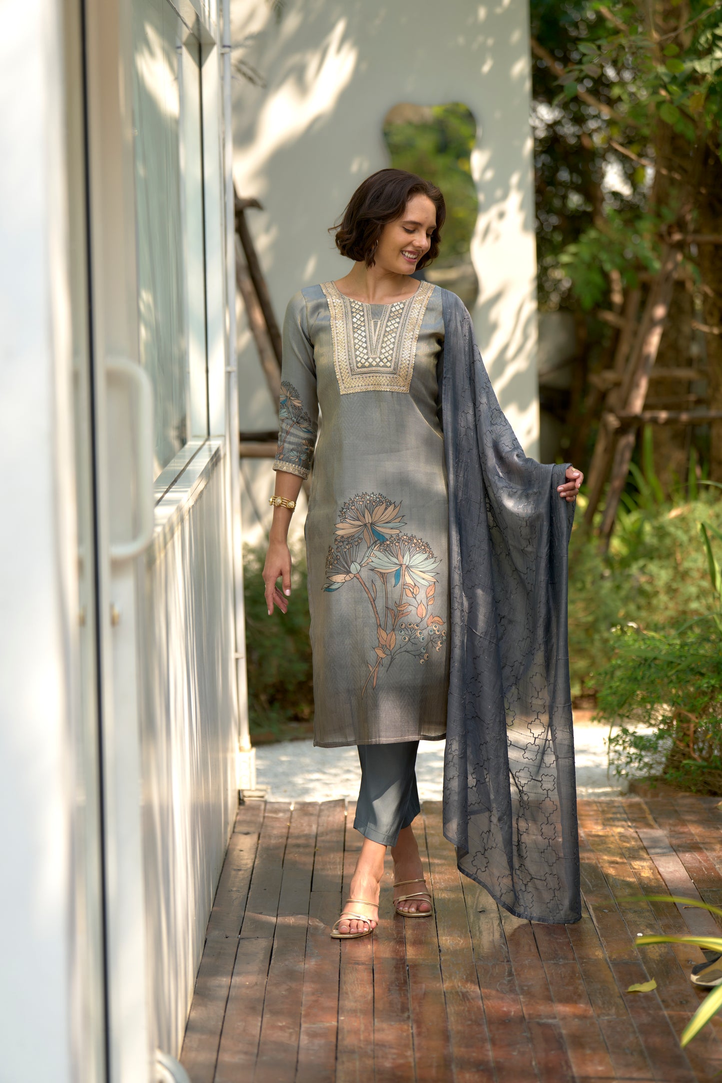 Grey Tissue Floral Embroidered Kurta Set with Viscose Dupatta & Pant