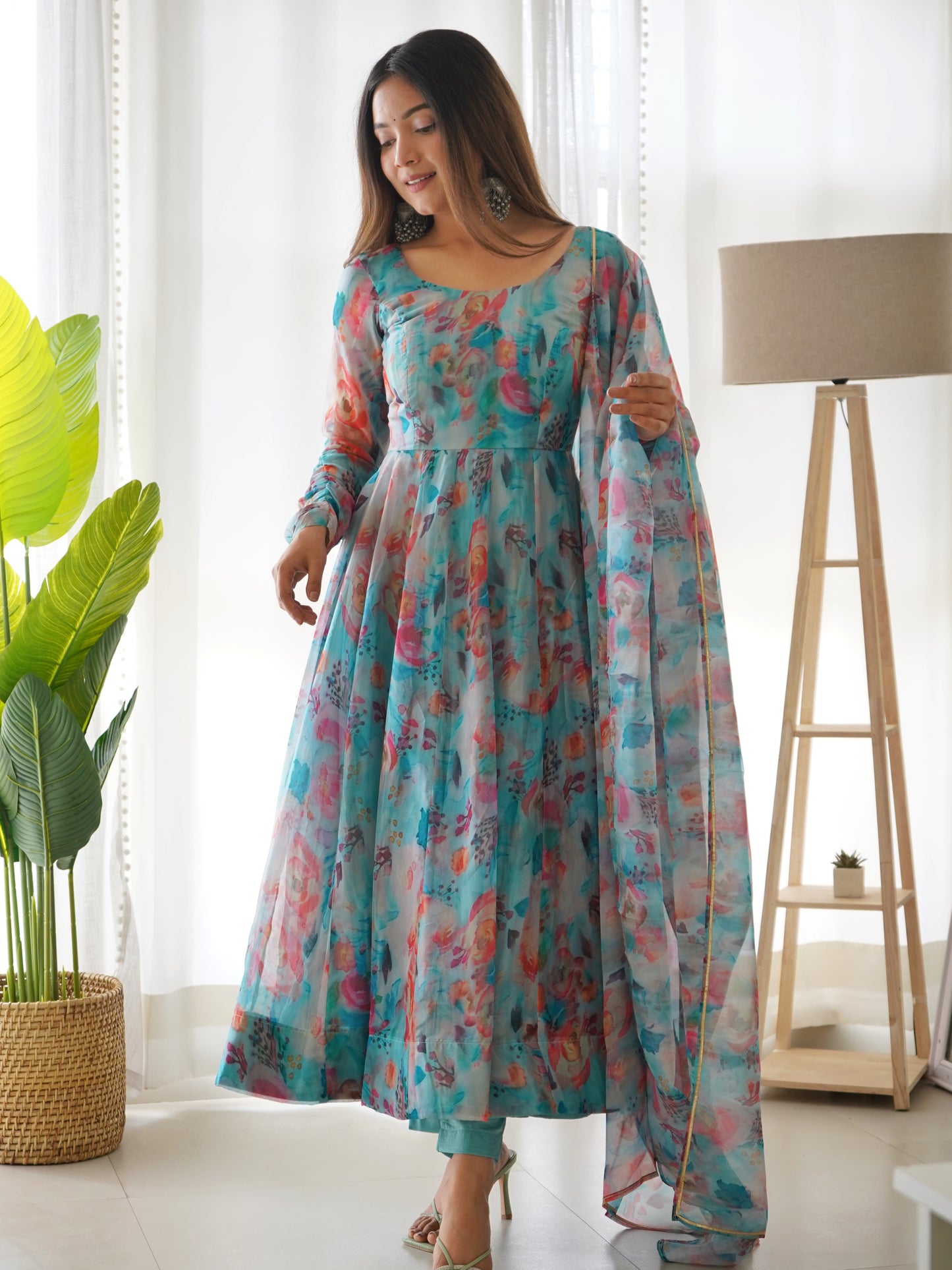 Multicolor Digital Print Organza Silk Kurta Set By Stylish Ethnic