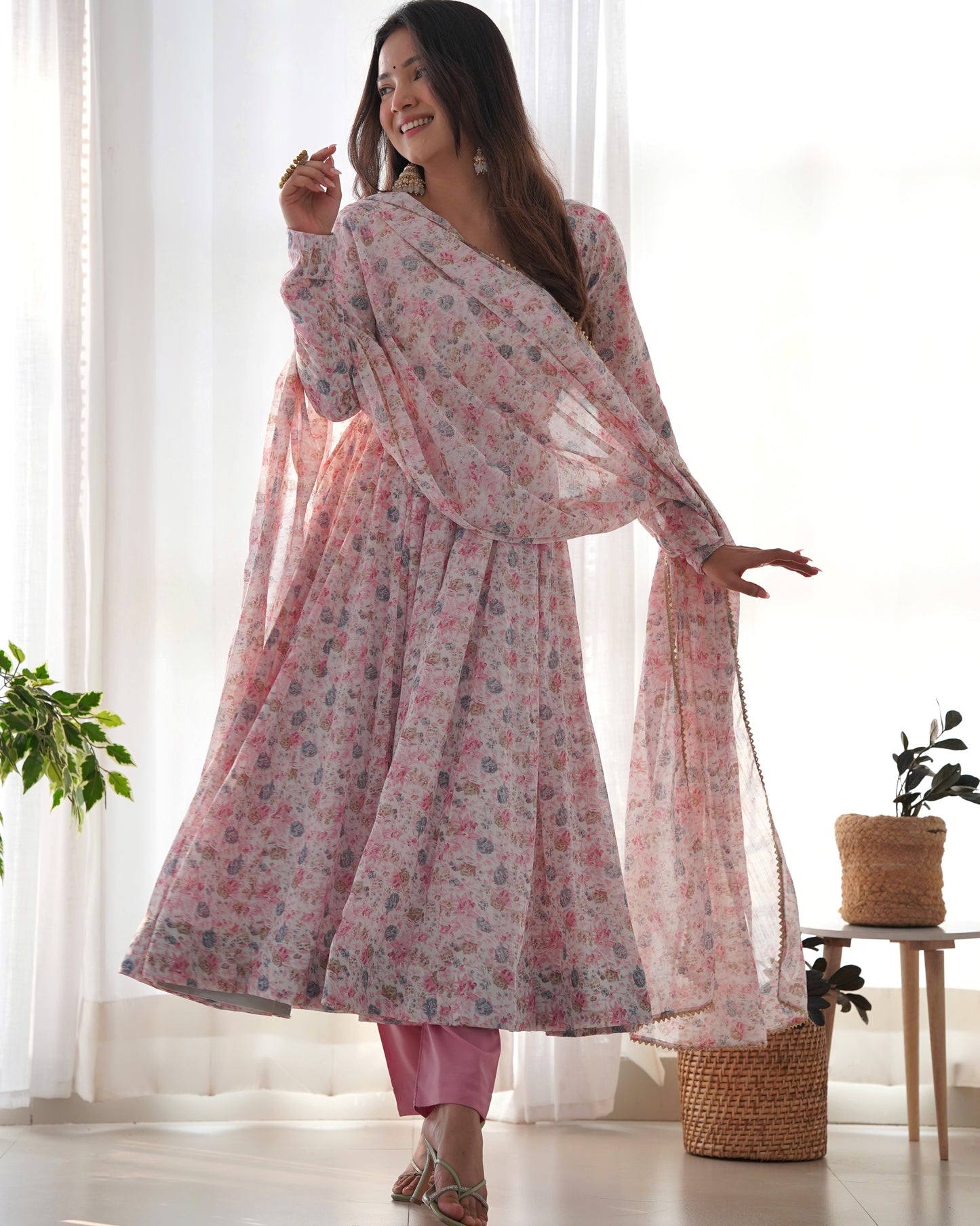 Pink Floral Print Chiffon Kurta Set By Stylish Ethnic