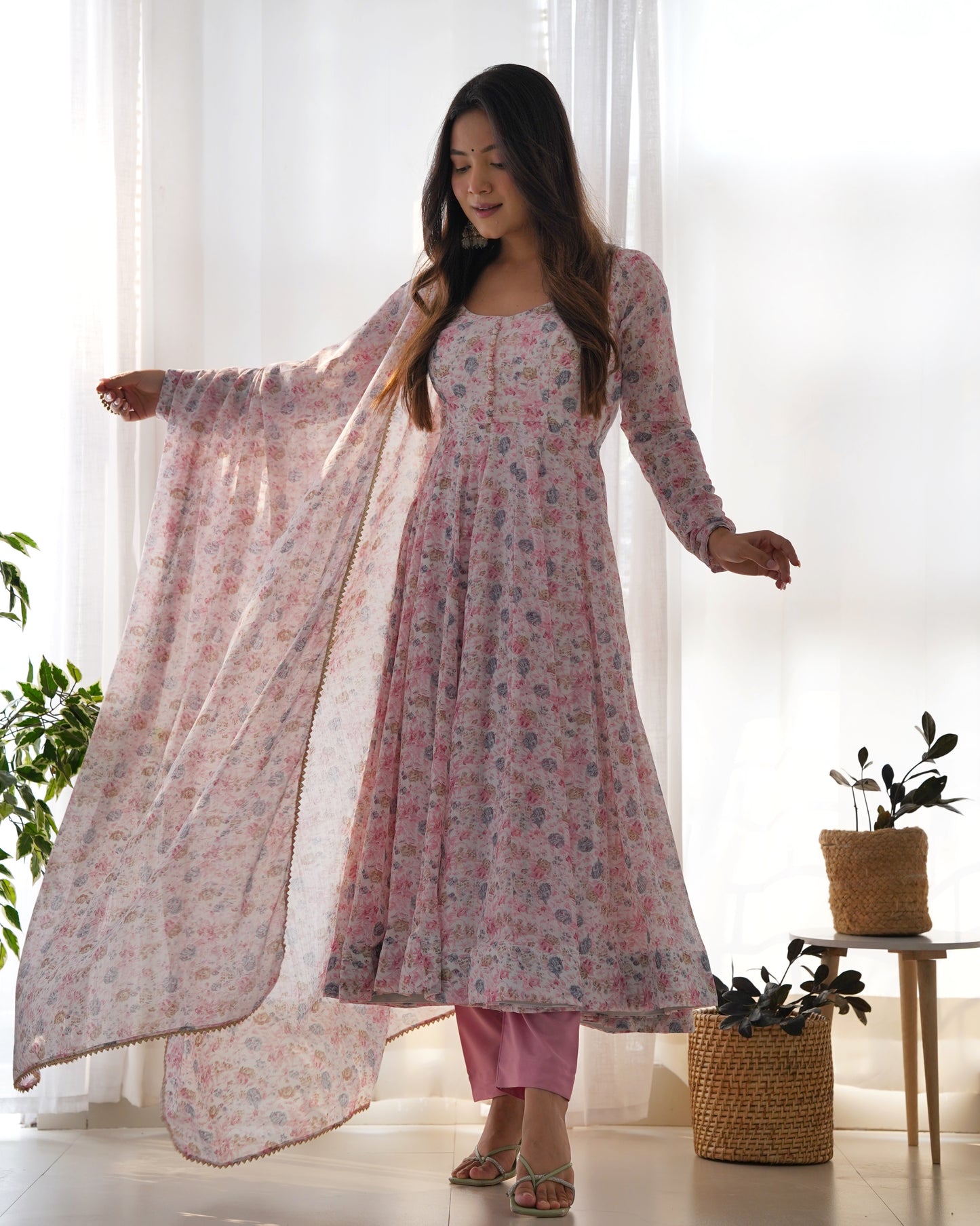 Pink Floral Print Chiffon Kurta Set By Stylish Ethnic