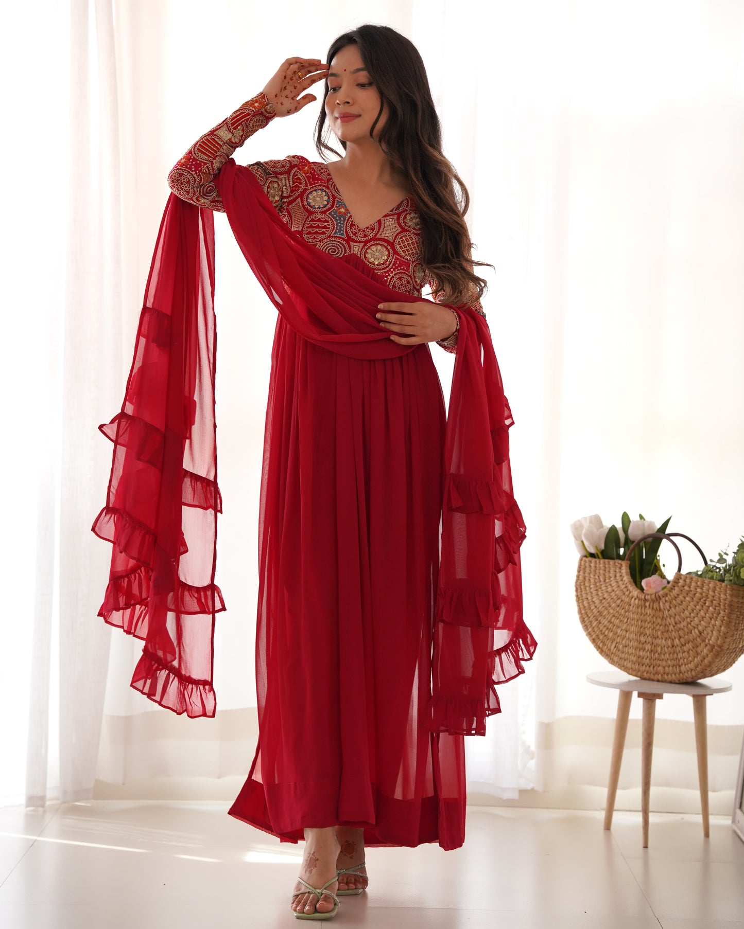 Pure Fox Georgette Embroidered Kurta Set With Pants And Dupatta By Stylish Ethnic