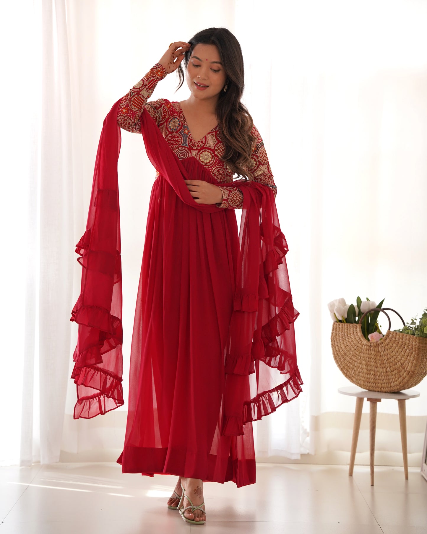 Pure Fox Georgette Embroidered Kurta Set With Pants And Dupatta By Stylish Ethnic