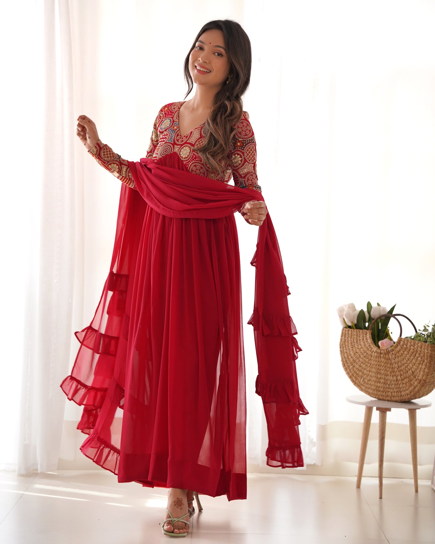 Pure Fox Georgette Embroidered Kurta Set With Pants And Dupatta By Stylish Ethnic
