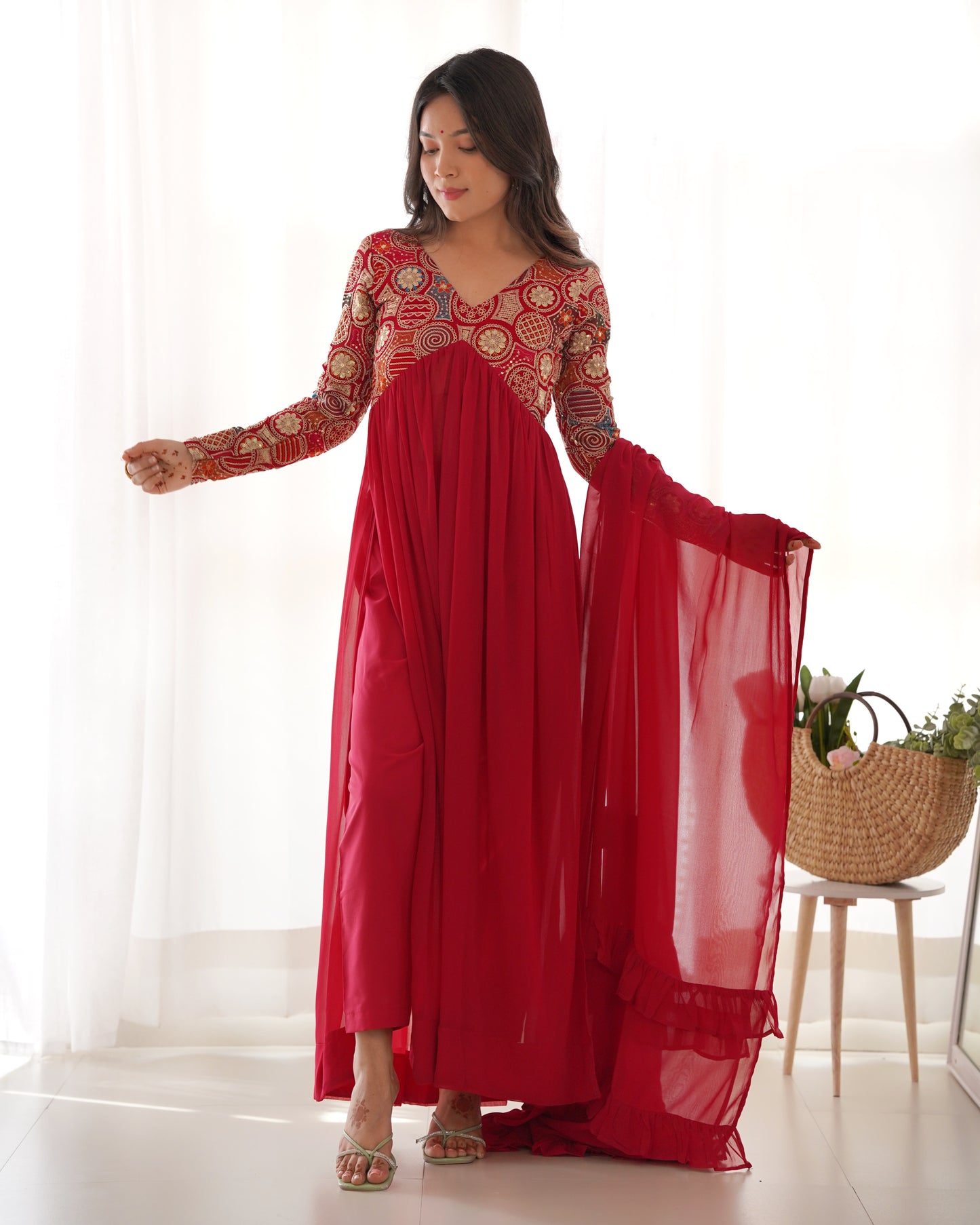 Pure Fox Georgette Embroidered Kurta Set With Pants And Dupatta By Stylish Ethnic
