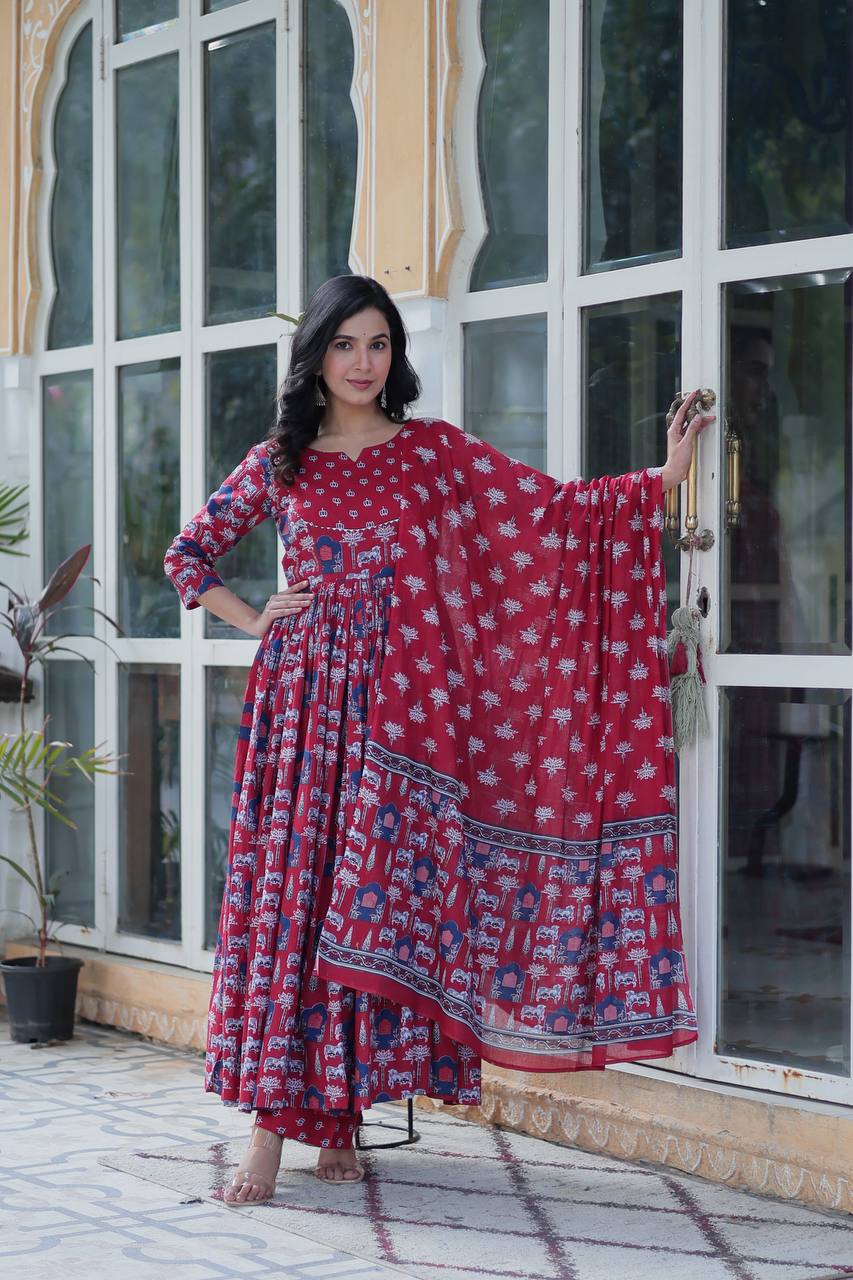 Pure Cotton Pink Suit Set with Fancy Round Neck – Elegant Everyday Wear
