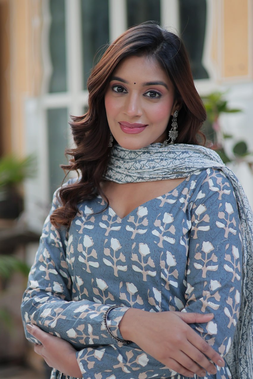 Pure Cotton Grey Kurta Set with Fancy V Neck and Dupatta