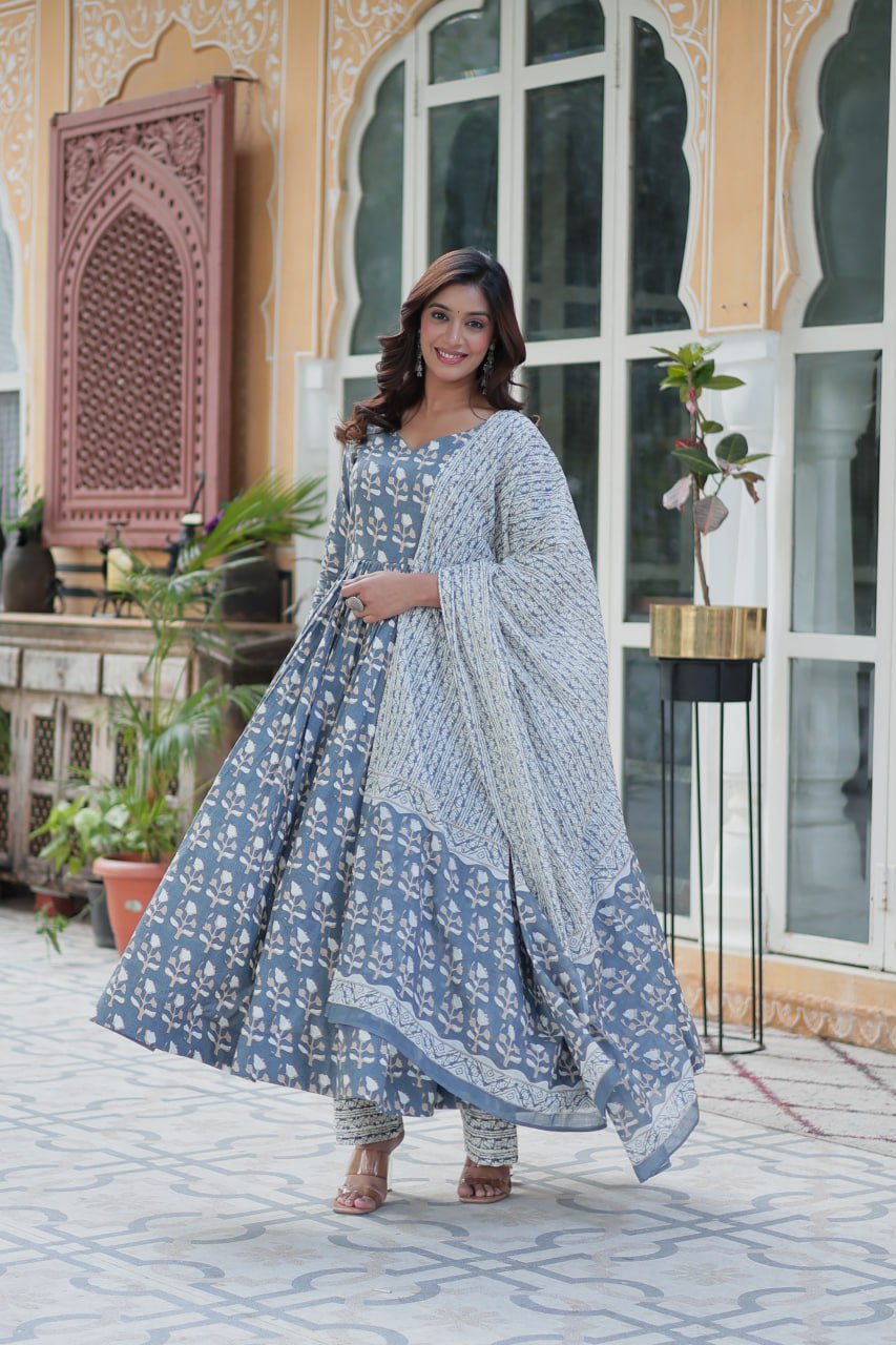 Pure Cotton Grey Kurta Set with Fancy V Neck and Dupatta