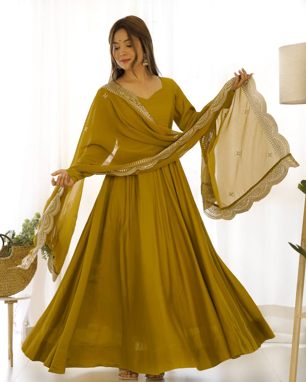 Elegant 16 Kali Romansilk Chanderi Mustrad Yellow Anarkali Set with Embroidery Dupatta