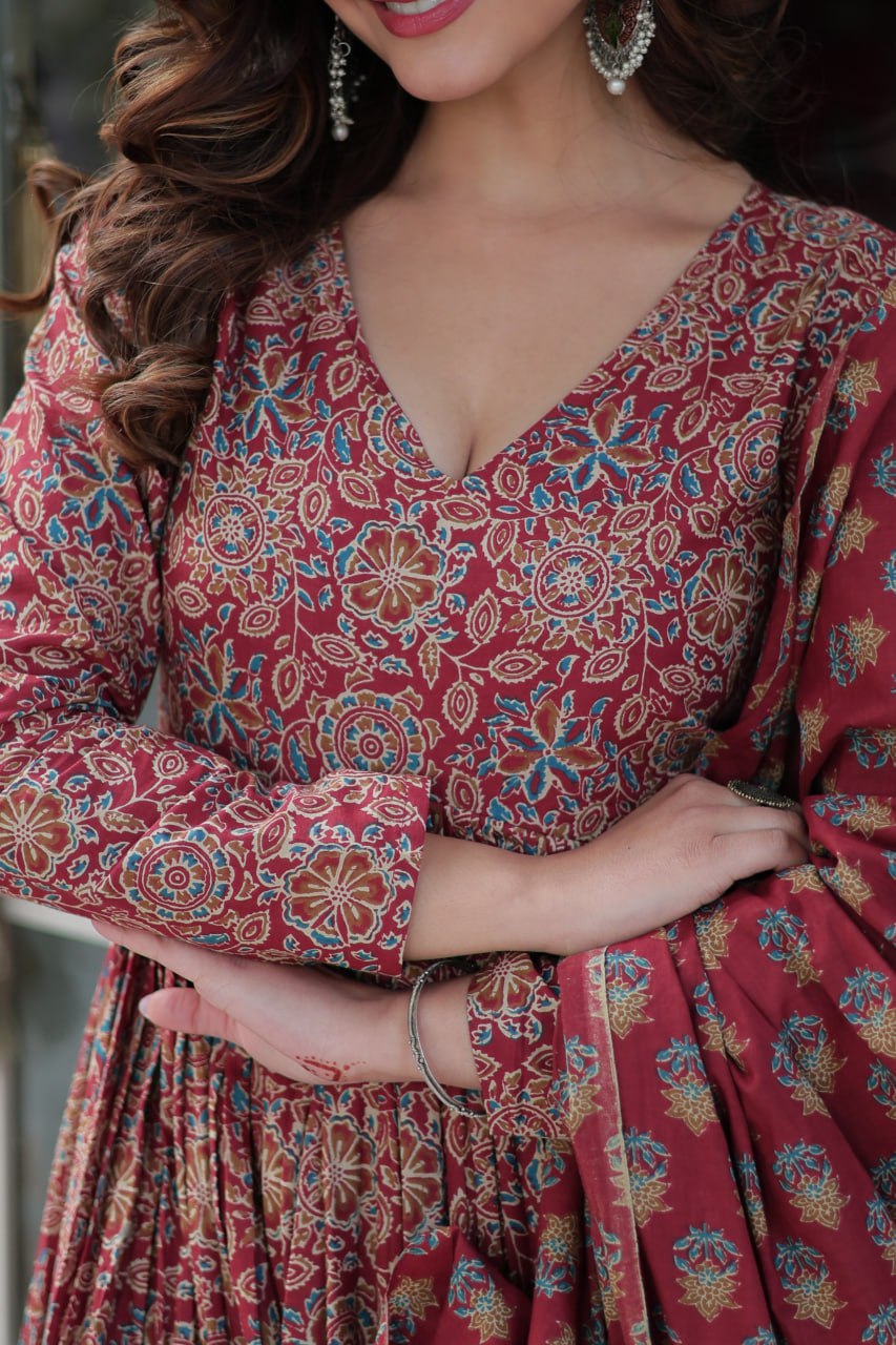 Elegant Pure Cotton Maroon Kurta Set with Dupatta – Full Sleeves & Fancy V Neck Design
