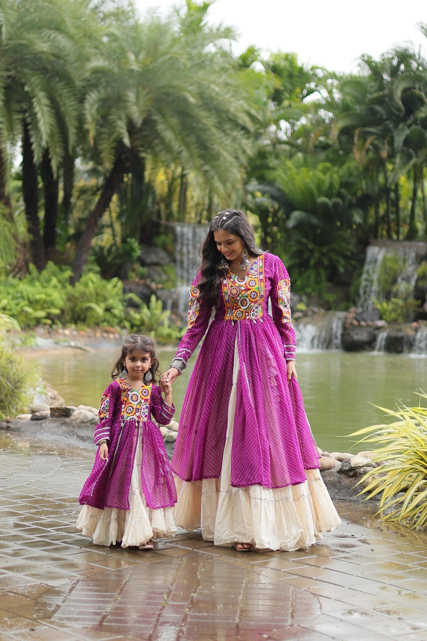 Mother Daughter Matching Lehenga With Gamthi Work Purple Navaratri Combo By Stylish Ethnic