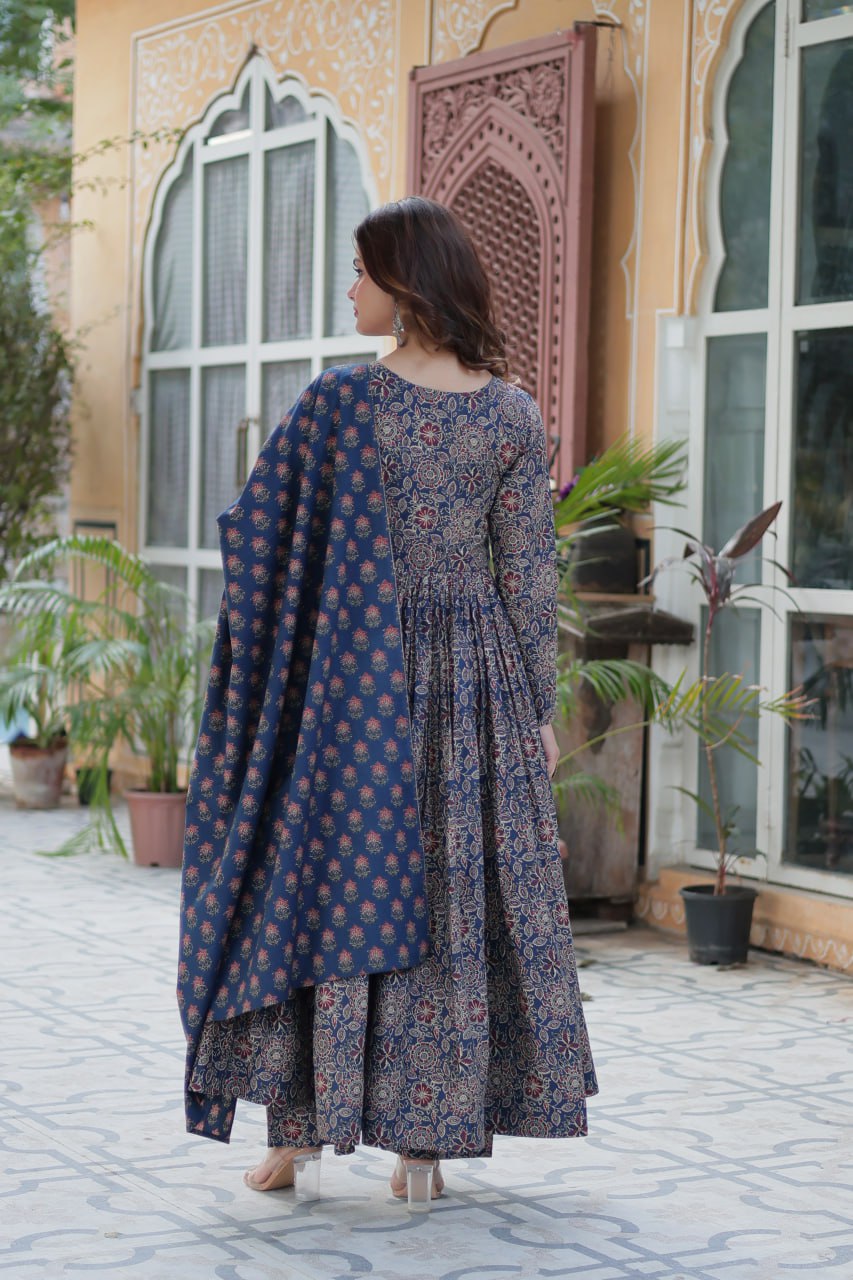 Elegant Pure Cotton Blue Kurta Set with Dupatta – Full Sleeves & Fancy V Neck Design