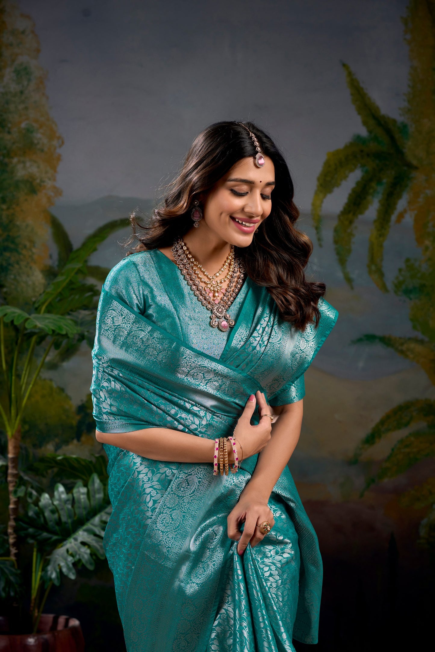 Elegant Kanjivaram Silk Bottle Green Saree with Zari Weaving Work | Traditional Ethnic Wear for Weddings and Festivals
