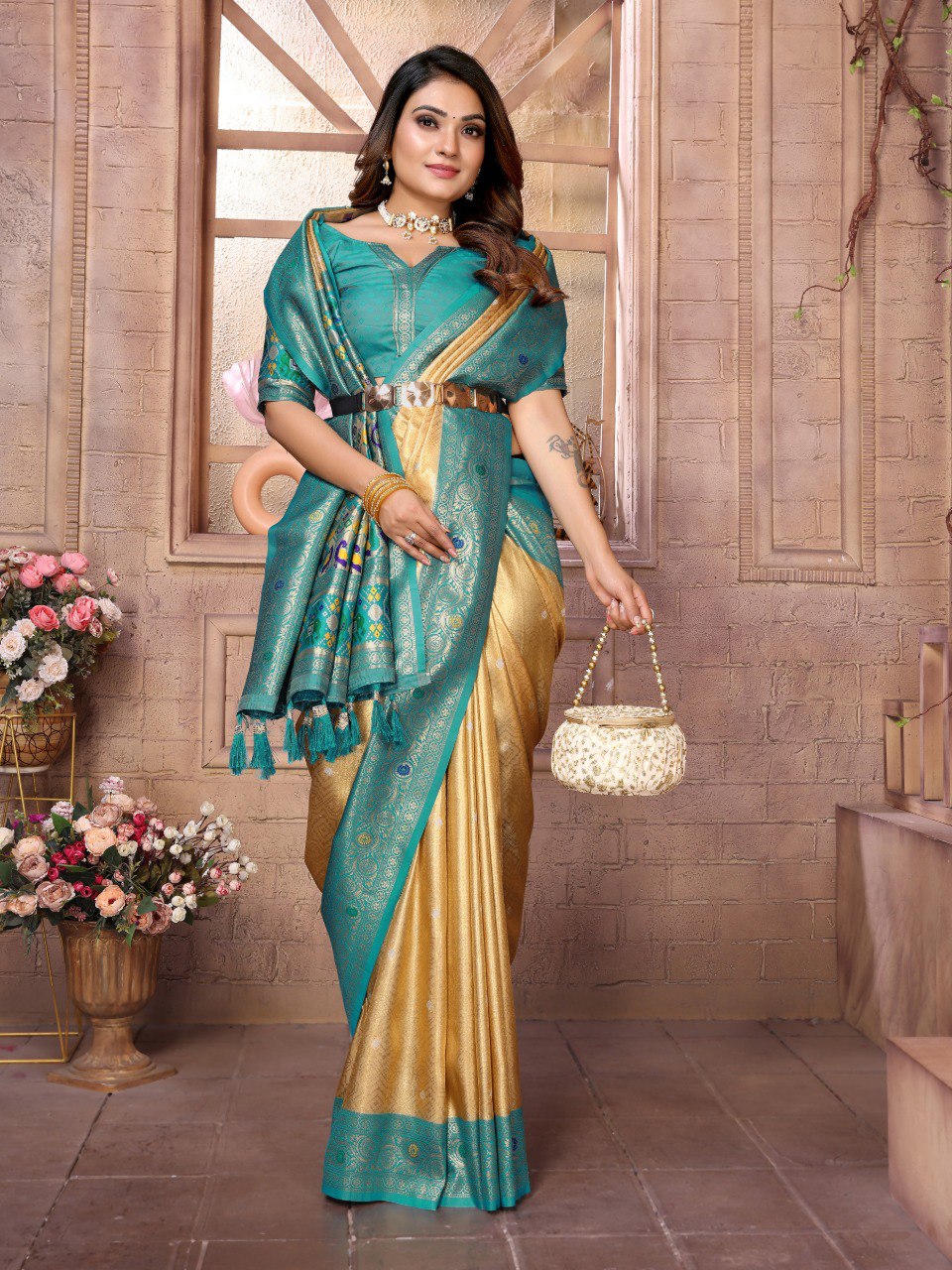 Golden Banarasi Silk Saree With Blouse Piece
