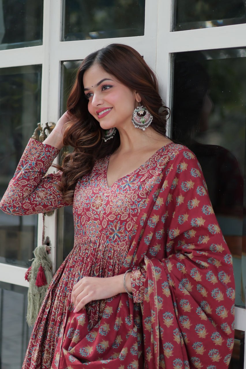 Elegant Pure Cotton Maroon Kurta Set with Dupatta – Full Sleeves & Fancy V Neck Design