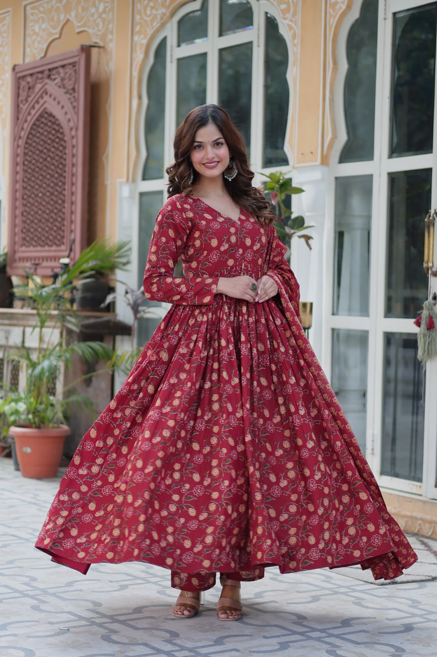 Red Pure Cotton V-Neck Suit Set with Full Sleeves & Dupatta Product Description:
