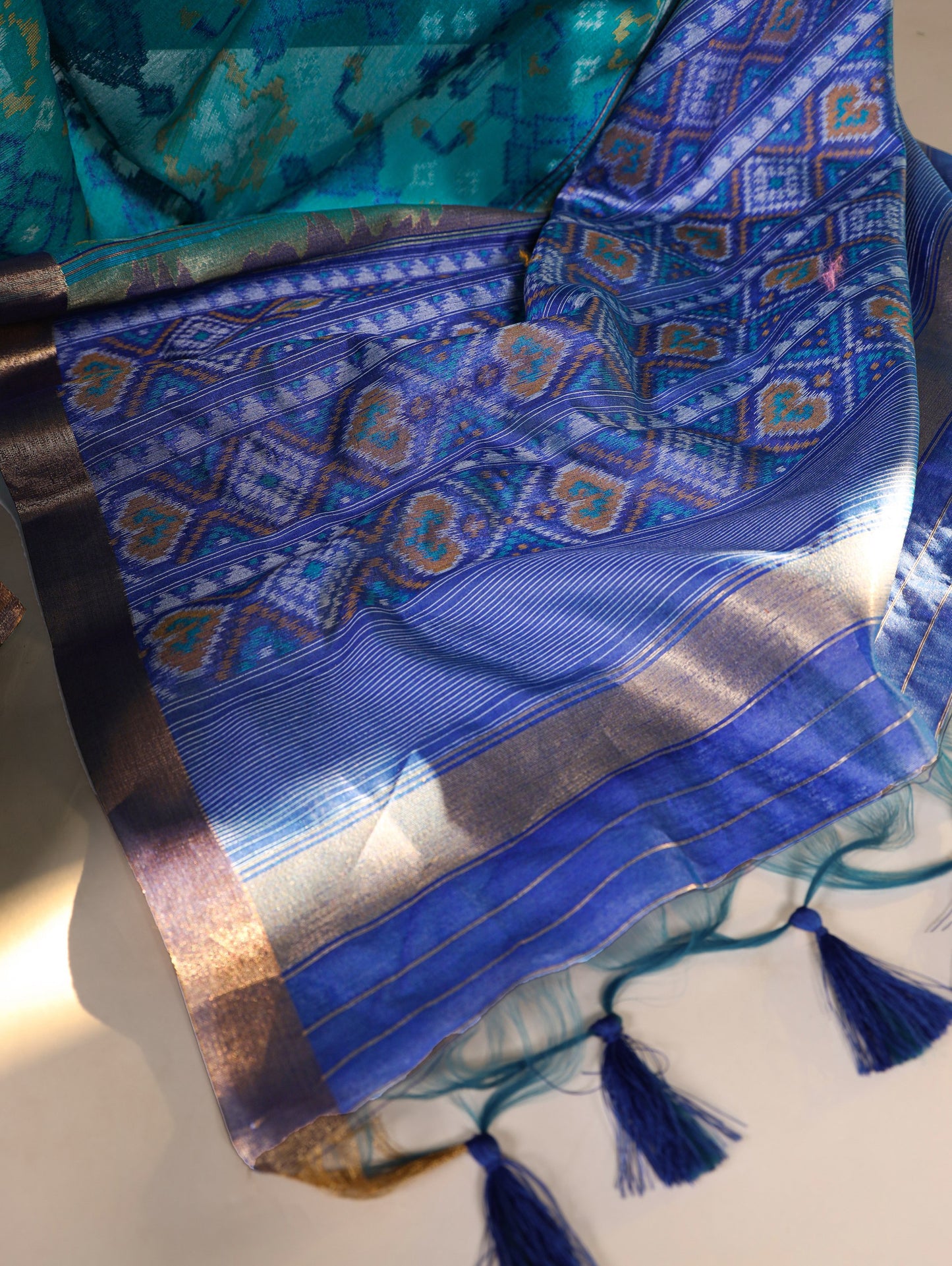 Firozi Patola Love Jacquard Silk Saree with Zari Weaving Work & Unstitched Blouse