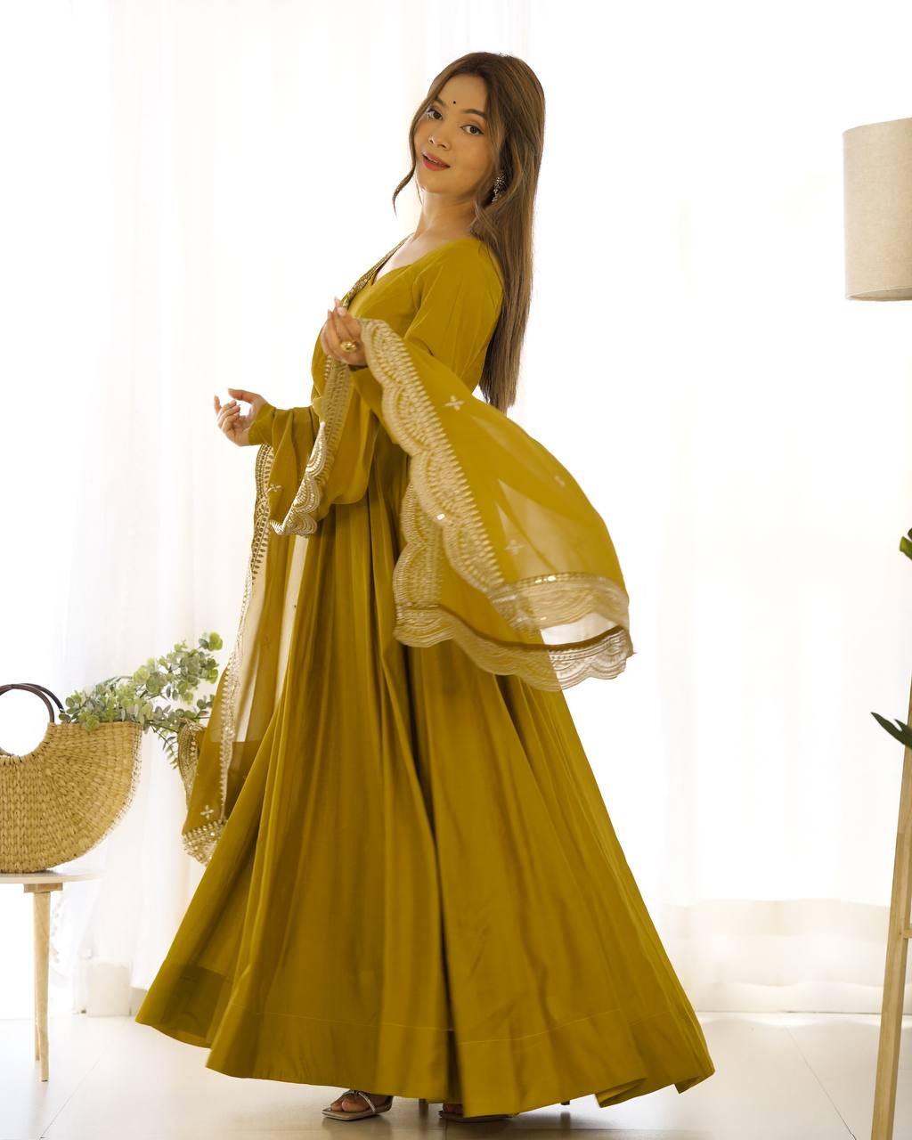 Elegant 16 Kali Romansilk Chanderi Mustrad Yellow Anarkali Set with Embroidery Dupatta