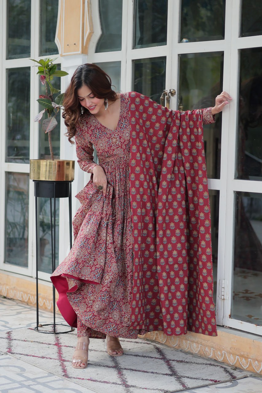 Elegant Pure Cotton Maroon Kurta Set with Dupatta – Full Sleeves & Fancy V Neck Design