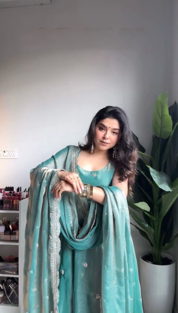 Fandy Silk Thread Work Gown with Sequins and Organza Dupatta