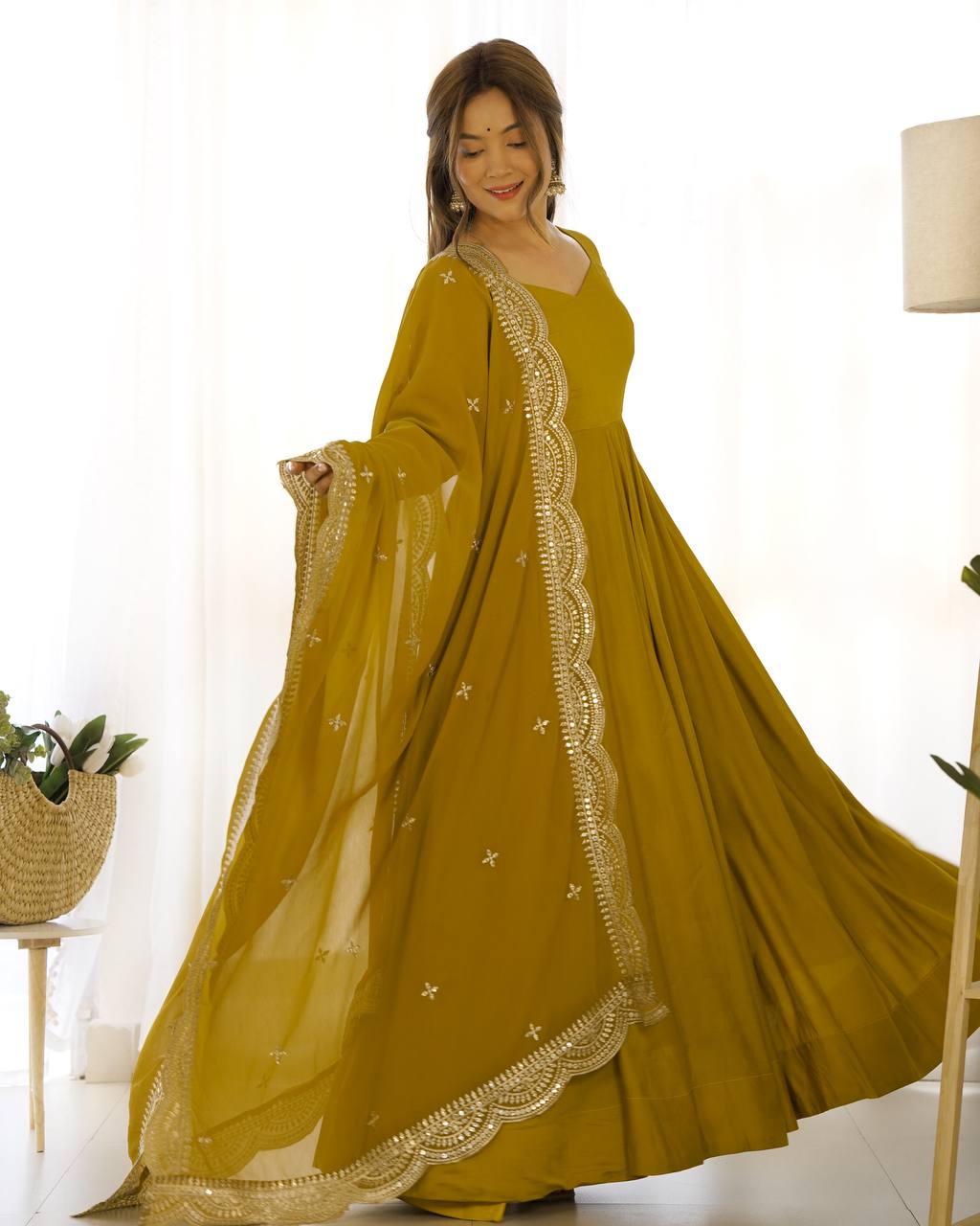 Elegant 16 Kali Romansilk Chanderi Mustrad Yellow Anarkali Set with Embroidery Dupatta