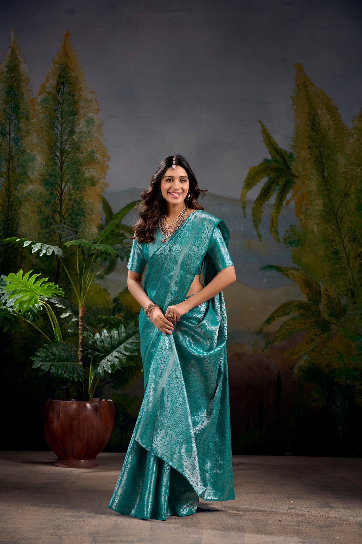 Elegant Kanjivaram Silk Bottle Green Saree with Zari Weaving Work | Traditional Ethnic Wear for Weddings and Festivals