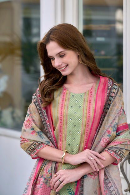 Elegant Pista Green Silk Blend Kurta Set with Embroidered Dupatta