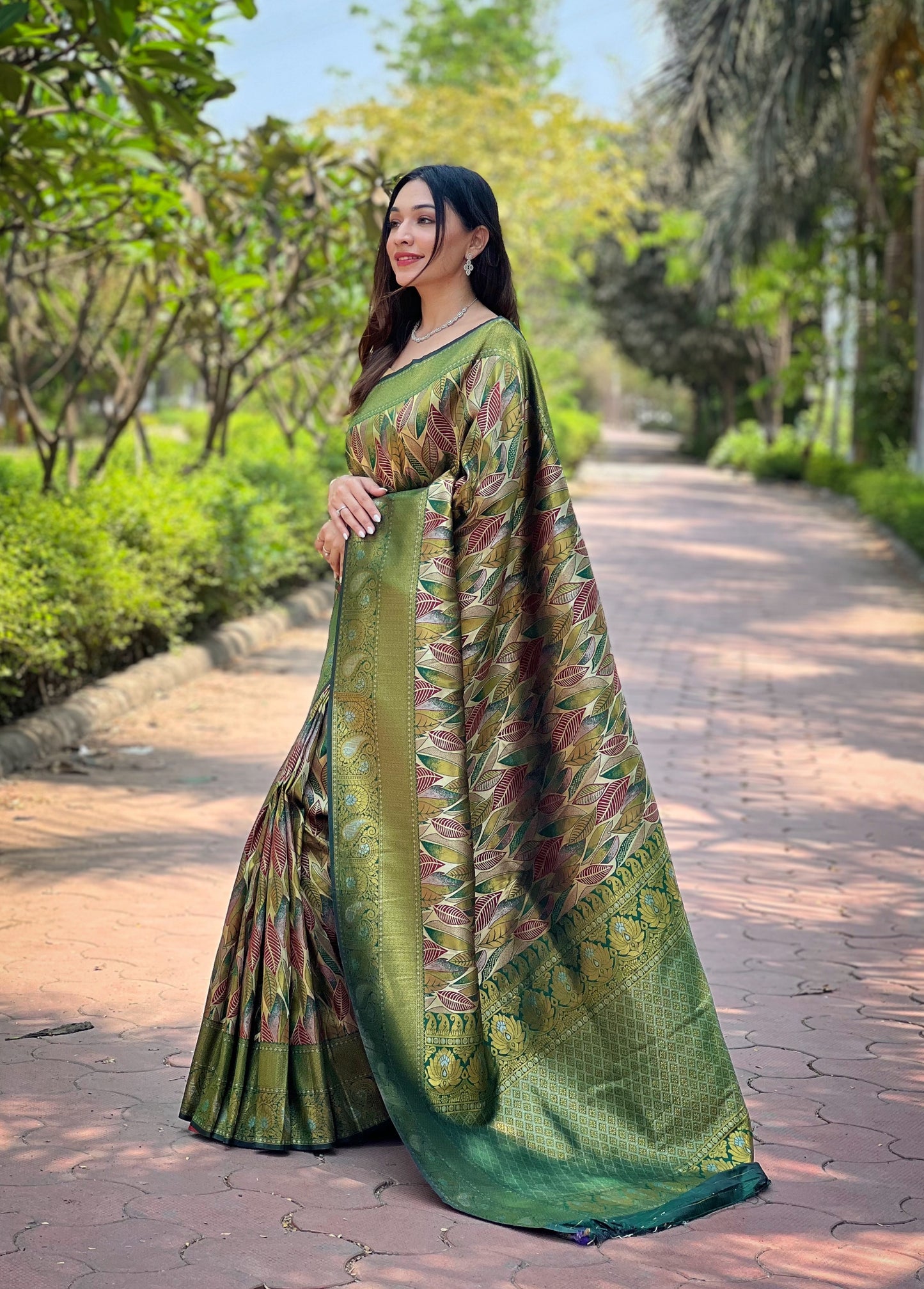 Green Silk Weaving Traditional Saree