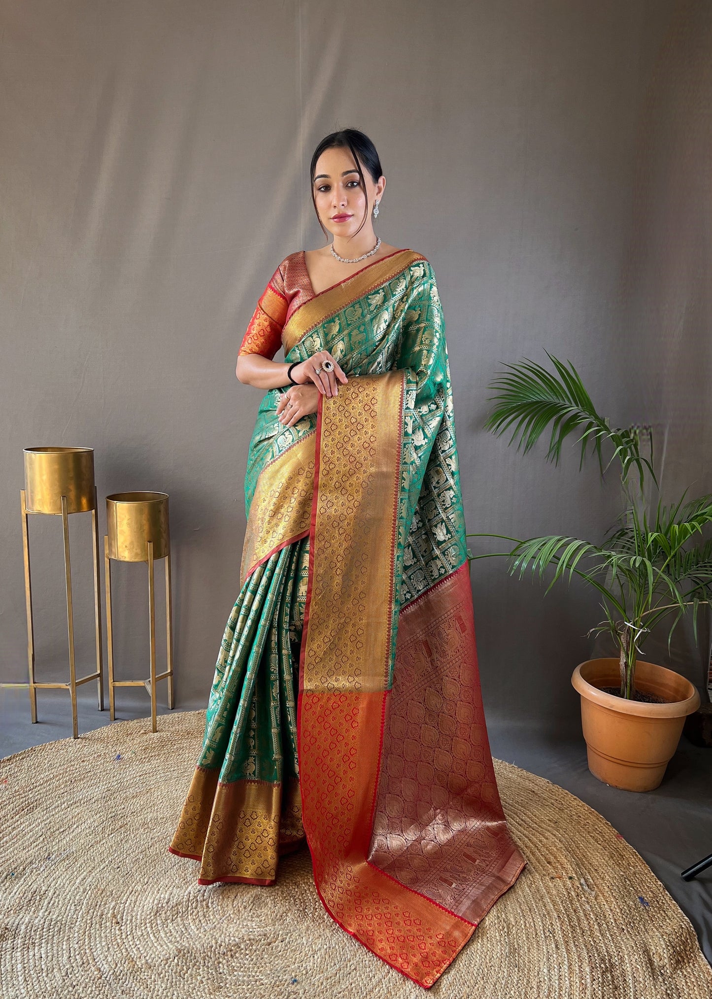 Women Dark Green Pattu Silk And Zari Weaving Rich Pallu Saree With Blouse For Women