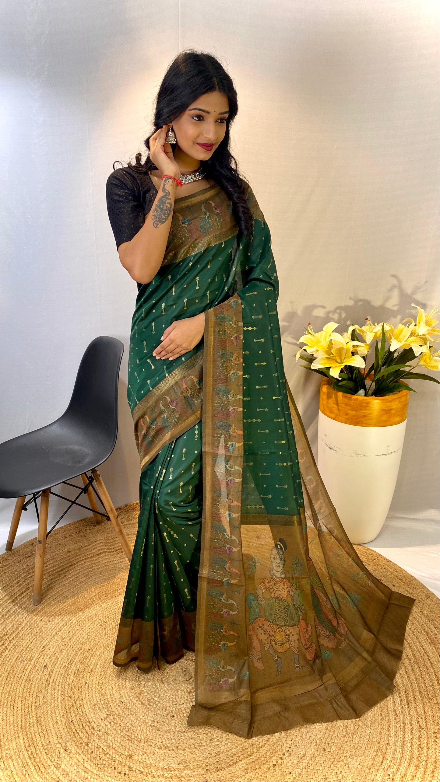 Green Chanderi Silk Sarees With Contrast Pallu & Border Printed With Contrast Blouse