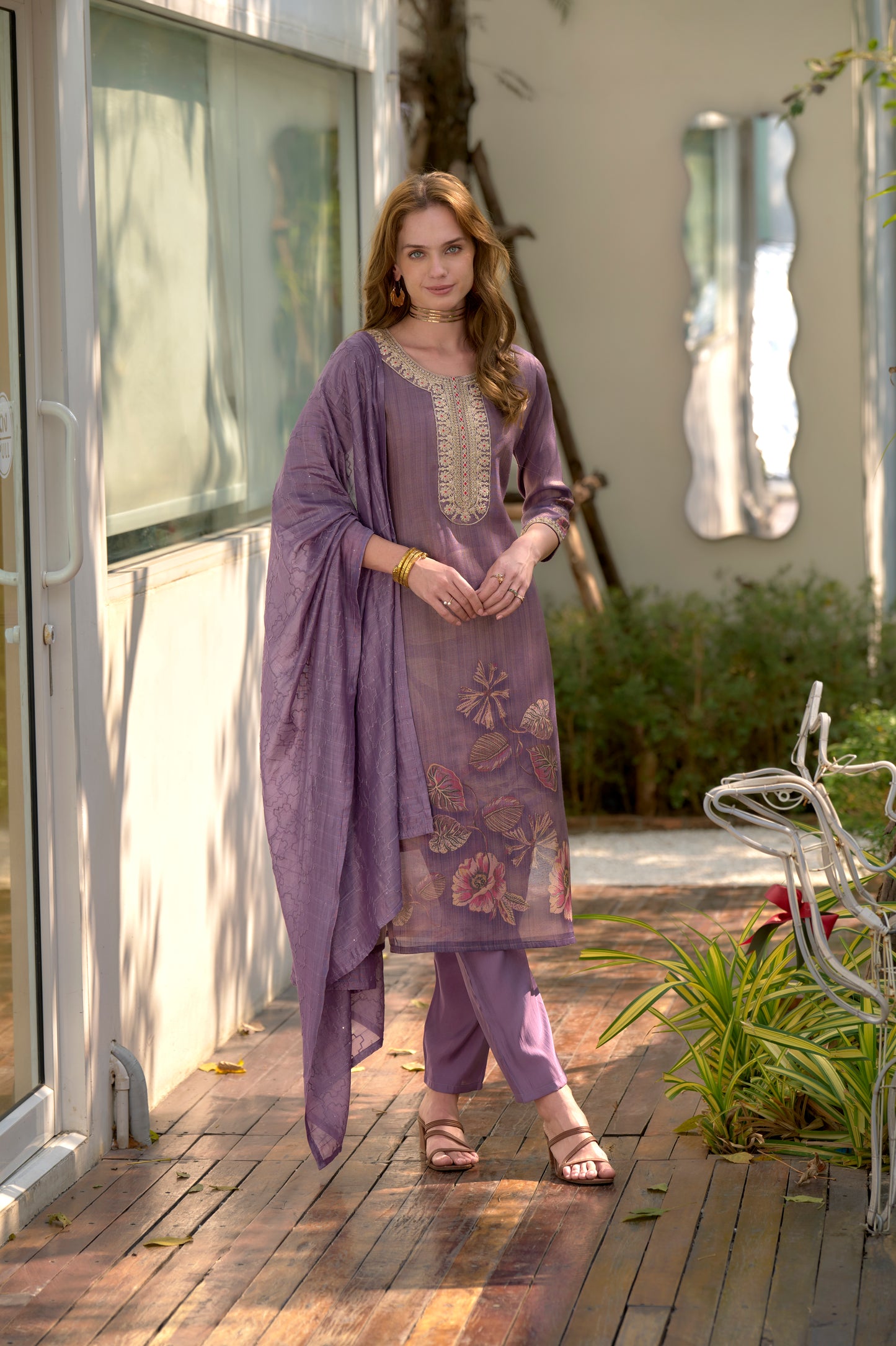 Purple Tissue Floral Embroidered Kurta Set with Viscose Dupatta & Pant