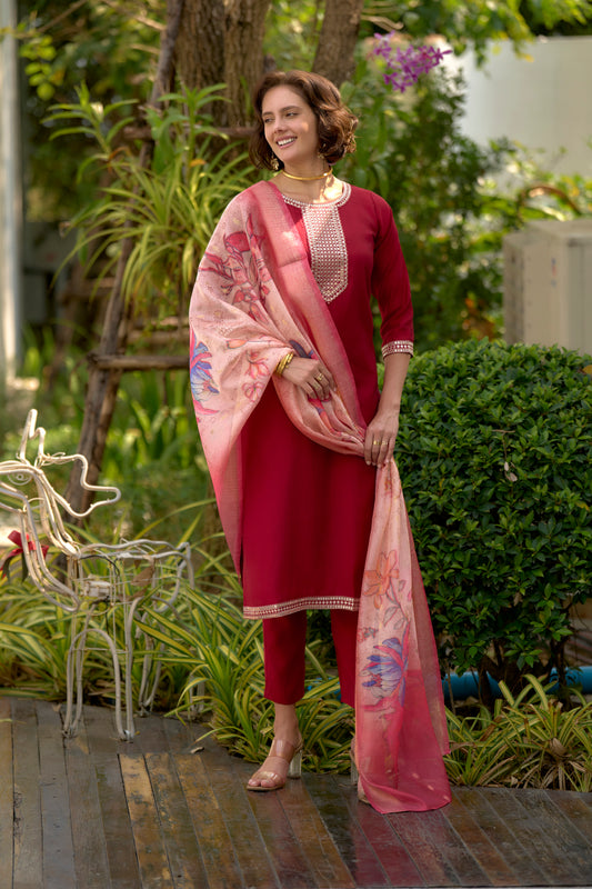 Red Embroidered Roman Fabric Kurta Set with Printed Organza Dupatta