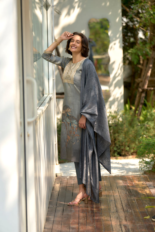 Grey Tissue Floral Embroidered Kurta Set with Viscose Dupatta & Pant