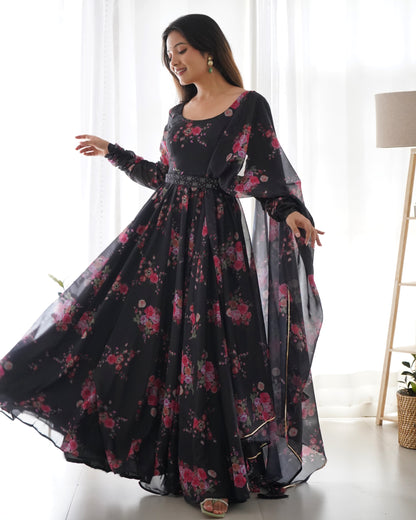 Women Floral Anarkali Black Kurta With Dupatta By Stylish Ethnic