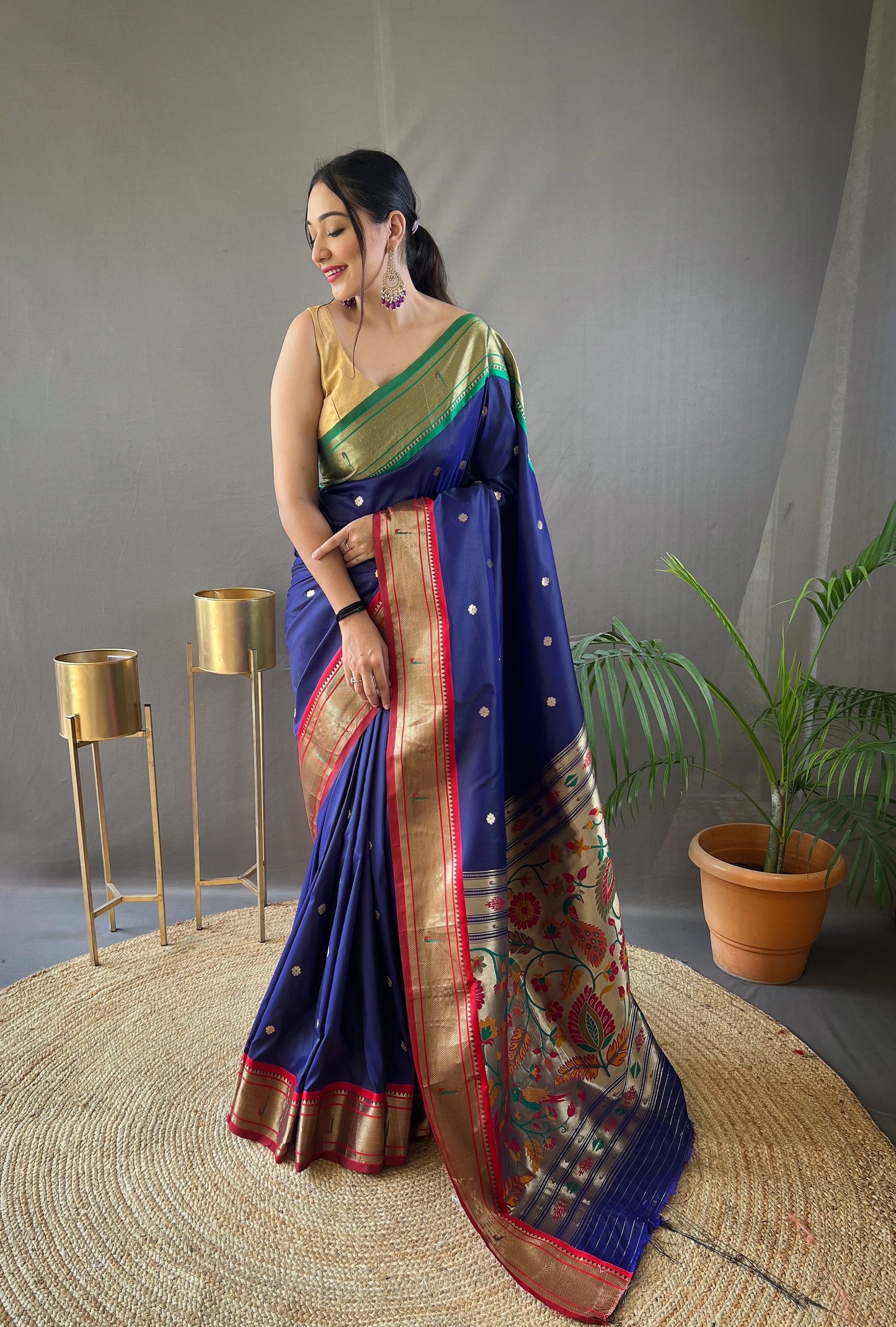 Women Woven Blue Saree with Contrast Border